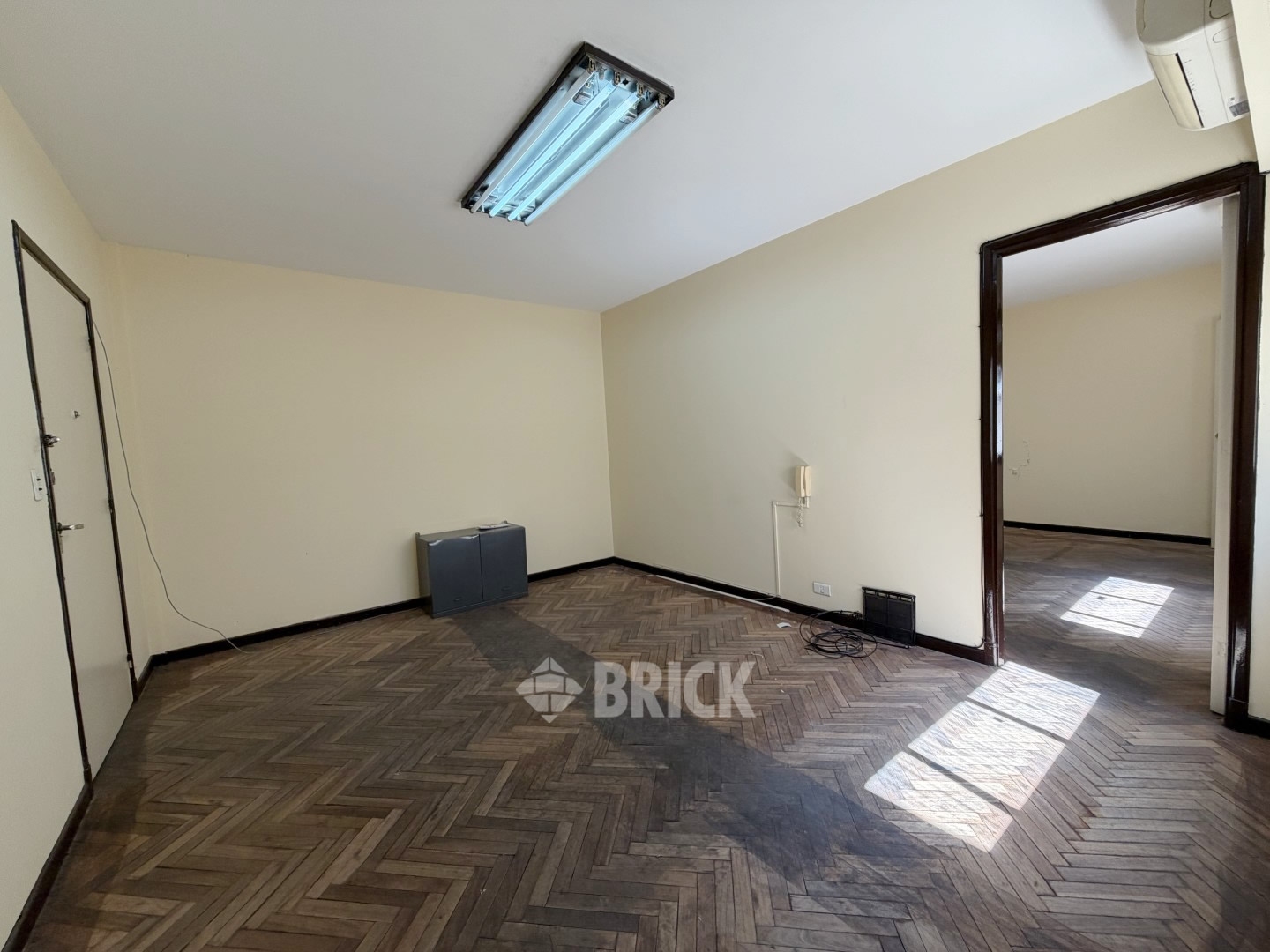 SARMIENTO al 1300 Piso 2 4
