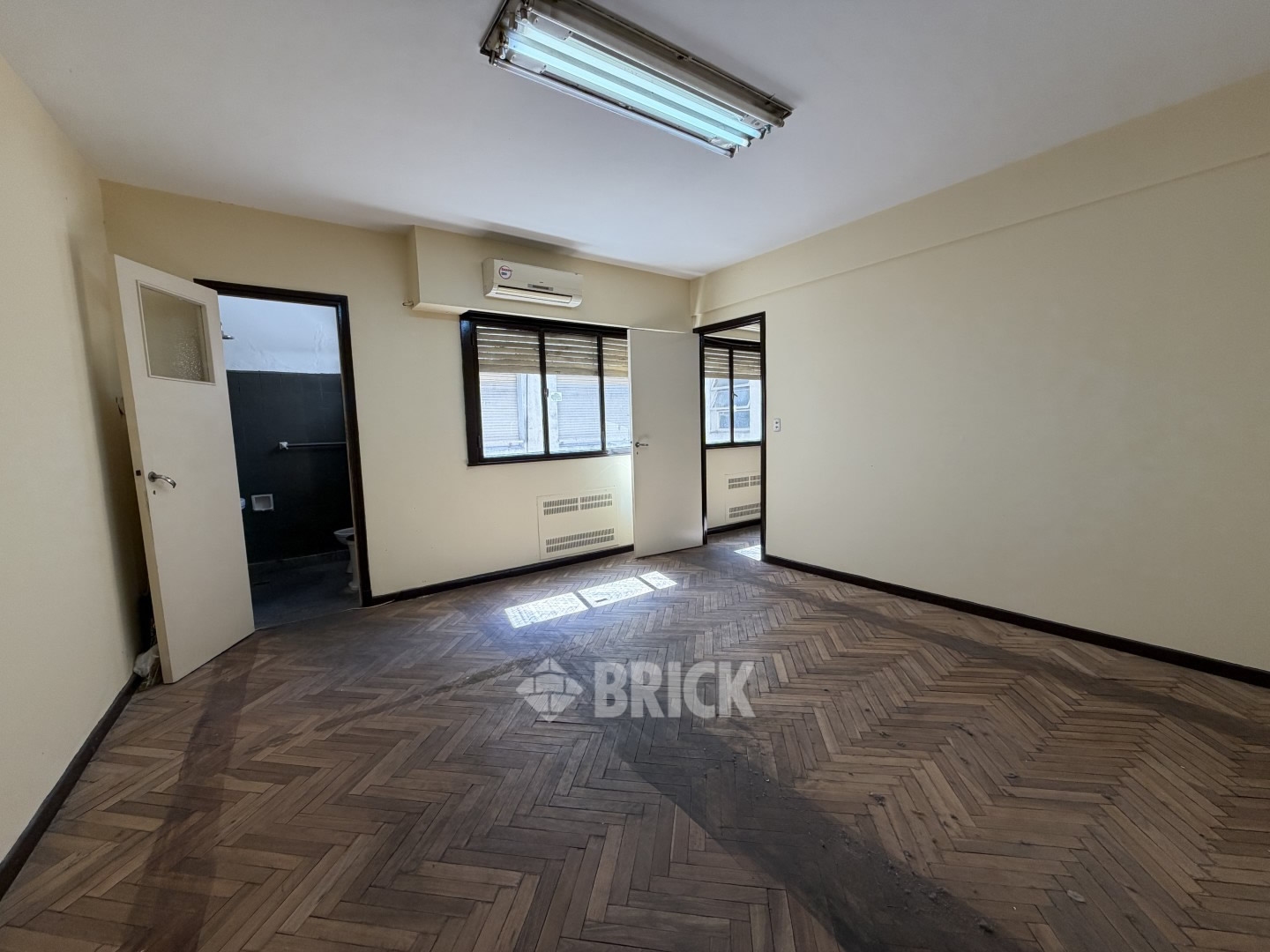 SARMIENTO al 1300 Piso 2 8