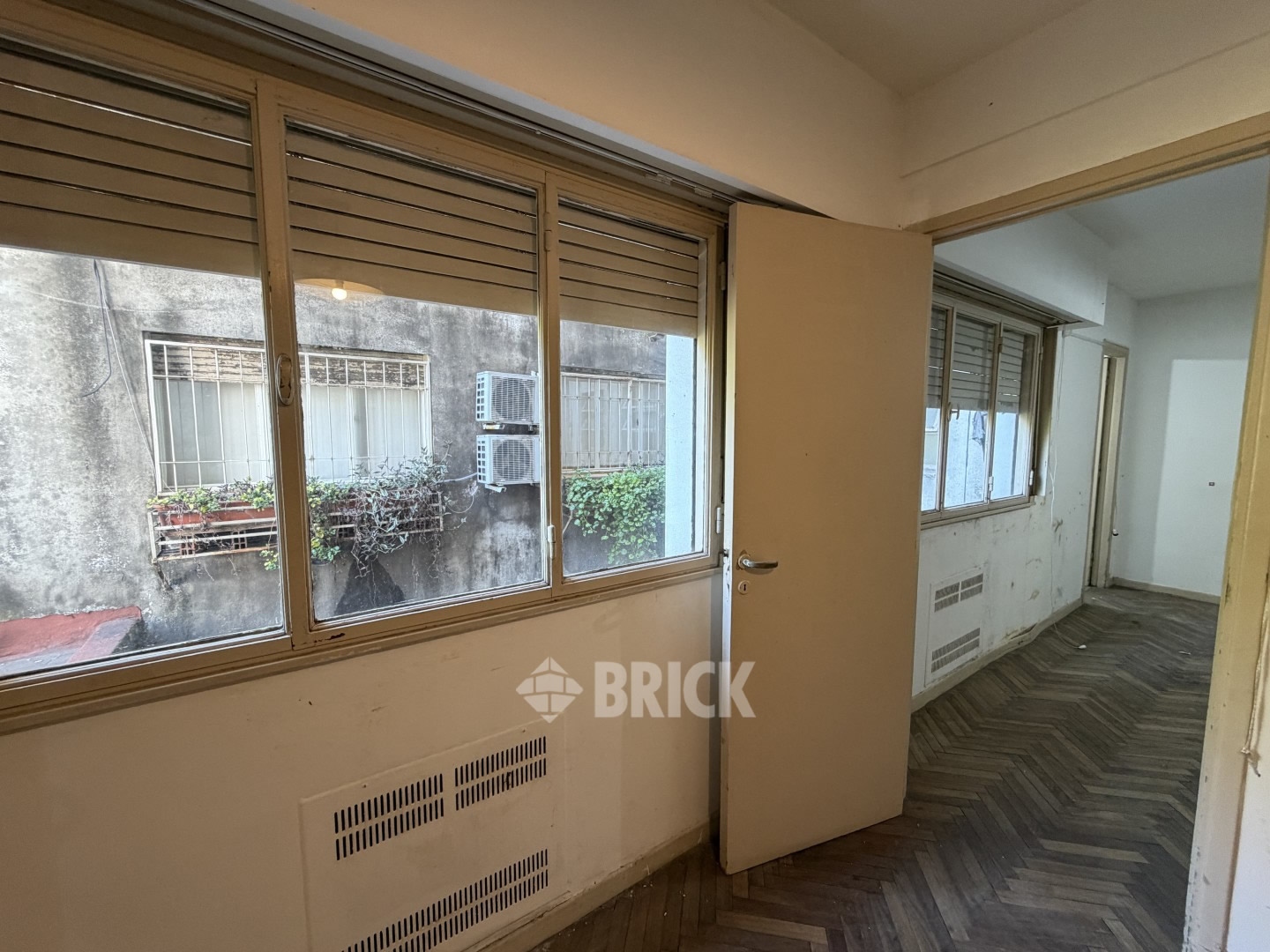 SARMIENTO al 1300 Piso 3 9