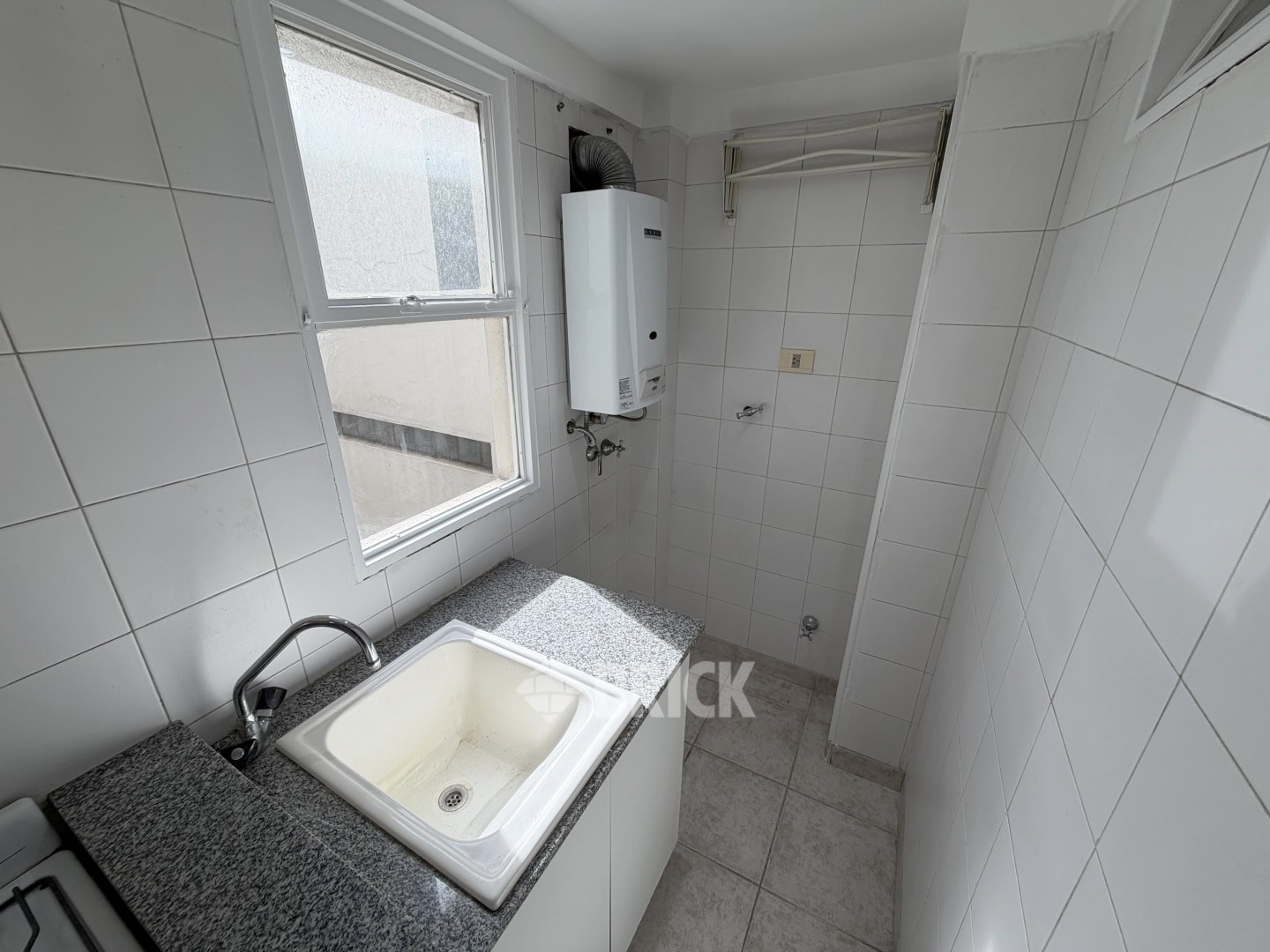 CABRERA, JOSE ANTONIO al 3500 Piso 4 22