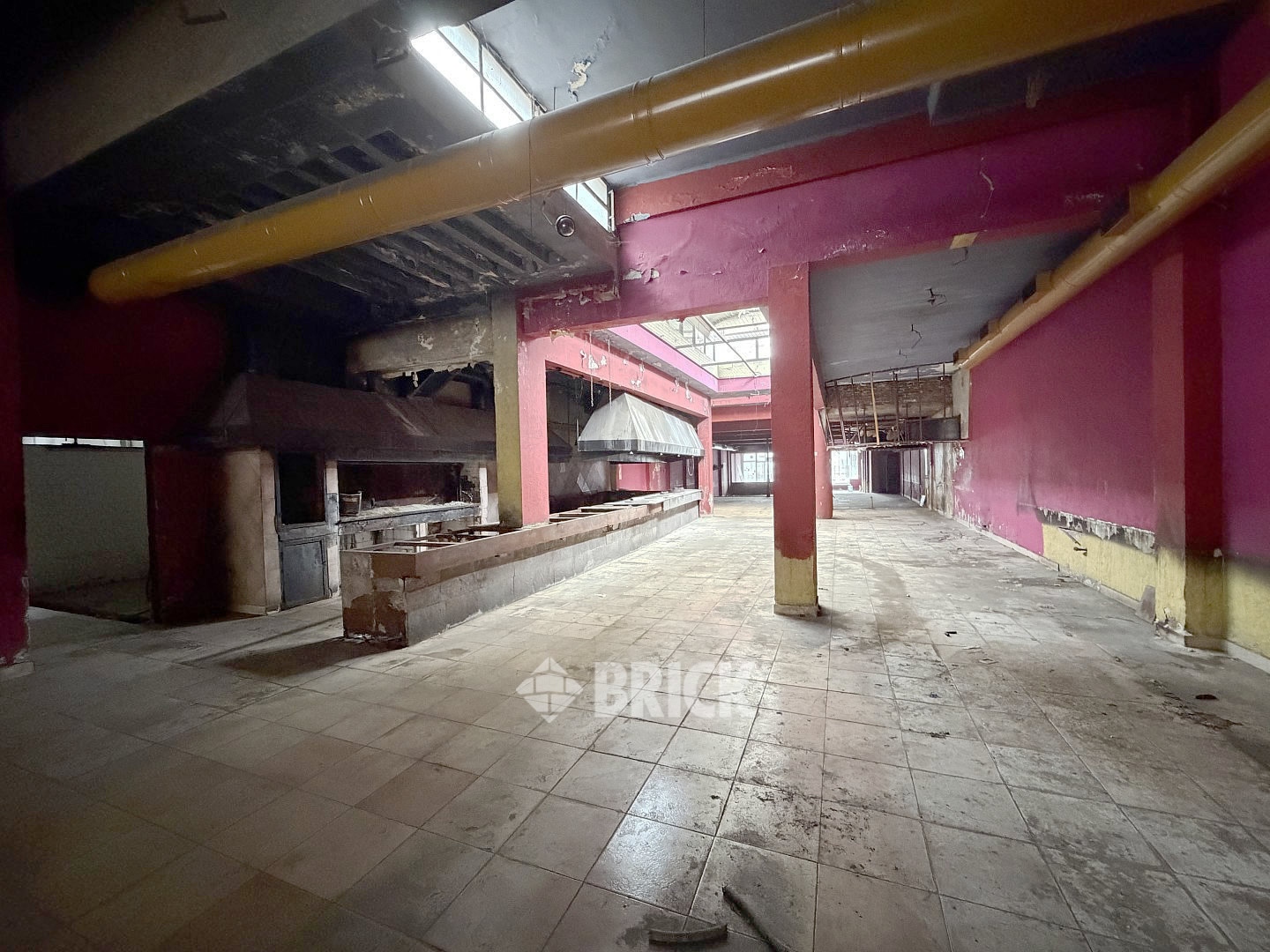 YRIGOYEN, HIPOLITO, AV. al 8200 12