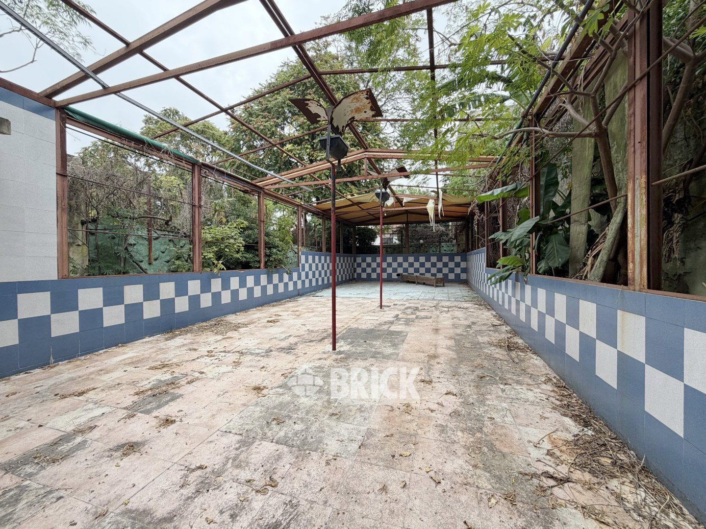 YRIGOYEN, HIPOLITO, AV. al 8200 15