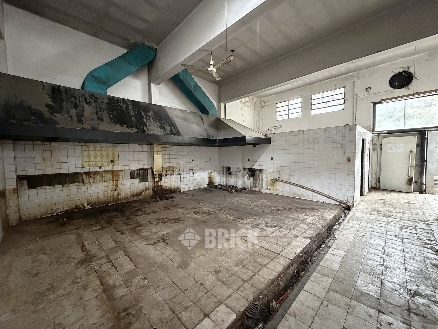 YRIGOYEN, HIPOLITO, AV. al 8200 26