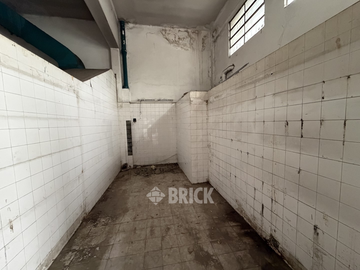 YRIGOYEN, HIPOLITO, AV. al 8200 31