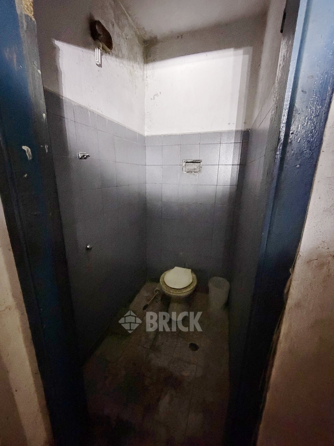 YRIGOYEN, HIPOLITO, AV. al 8200 32