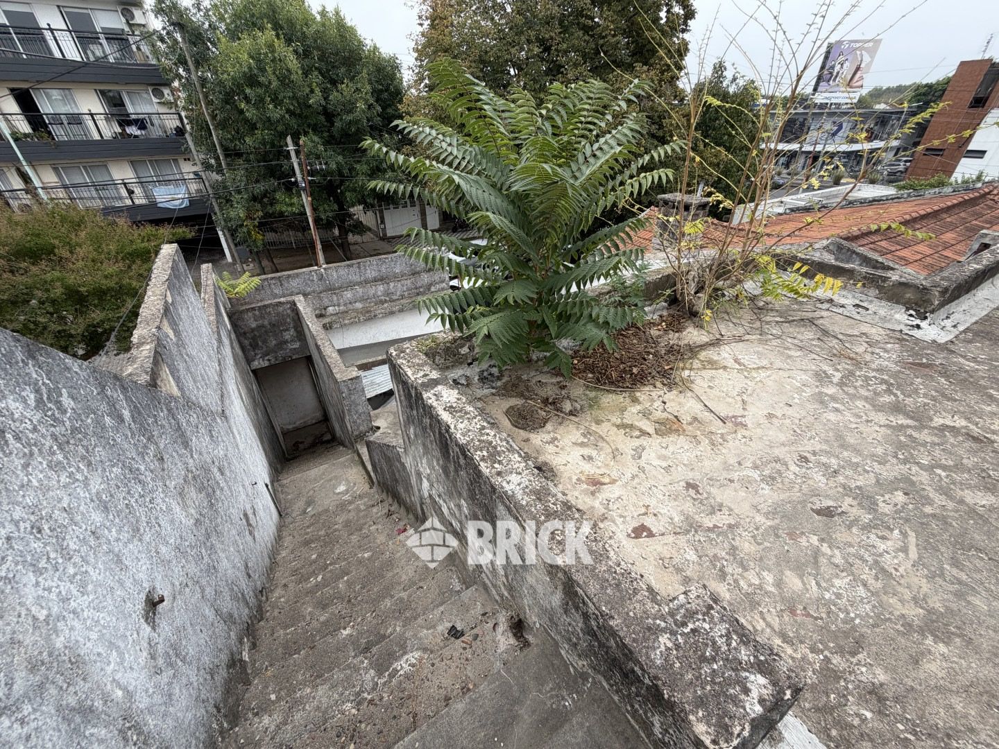 YRIGOYEN, HIPOLITO, AV. al 8200 37