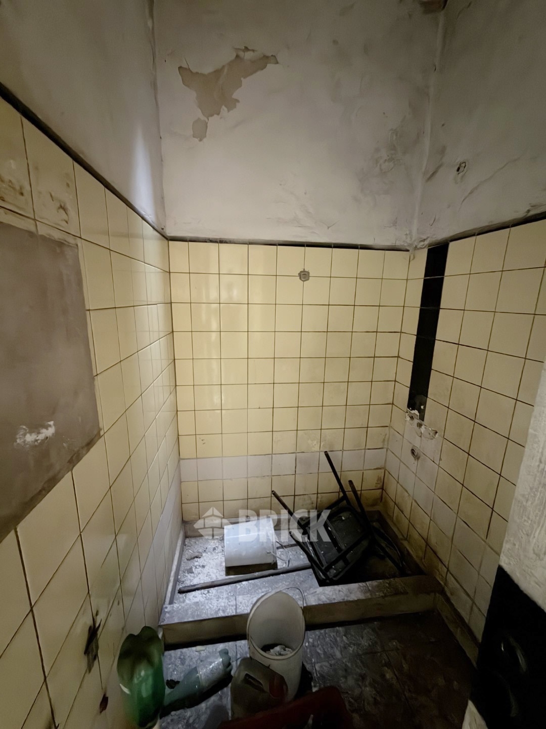 YRIGOYEN, HIPOLITO, AV. al 8200 53