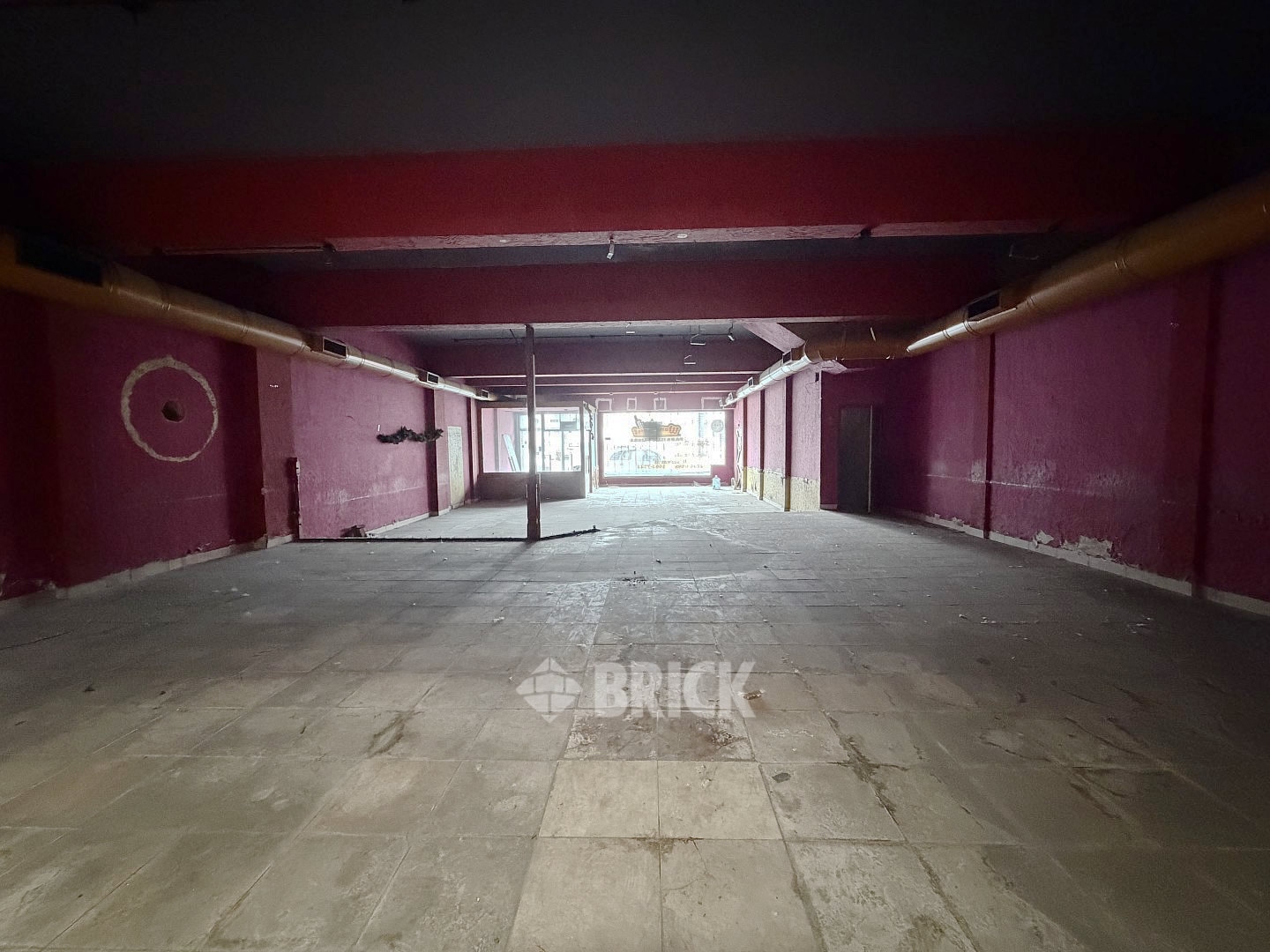 YRIGOYEN, HIPOLITO, AV. al 8200 9