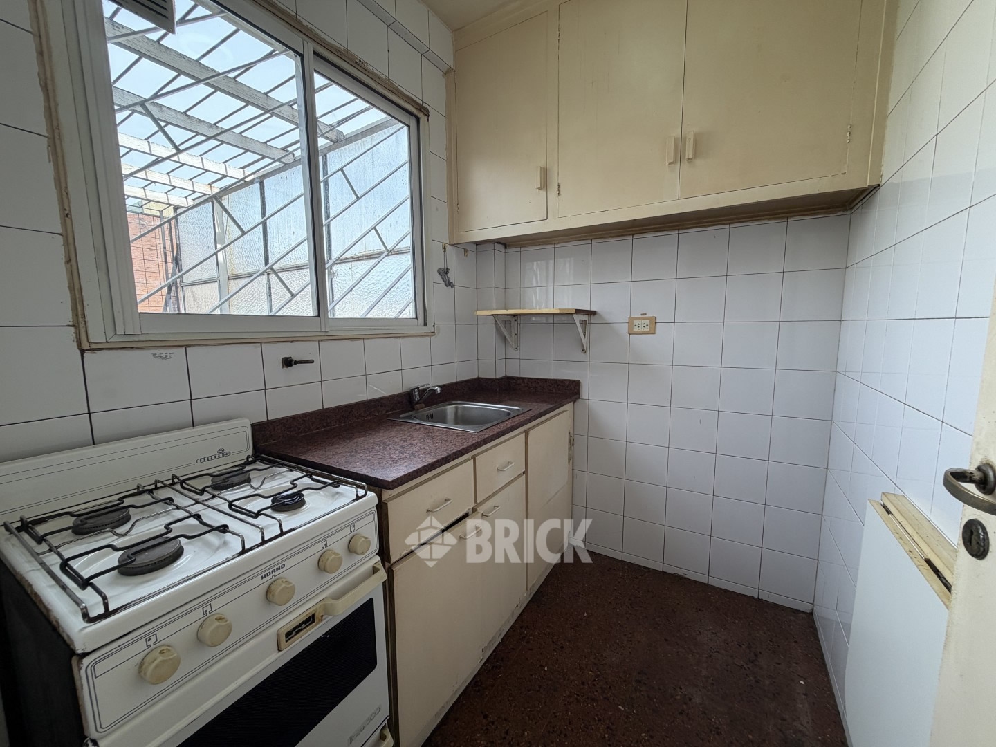 LOPEZ, VICENTE al 1900 Piso 9 16