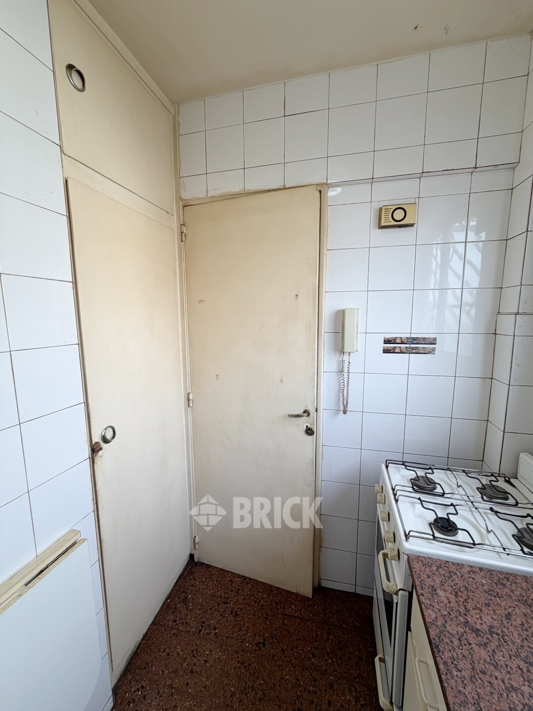 LOPEZ, VICENTE al 1900 Piso 9 19