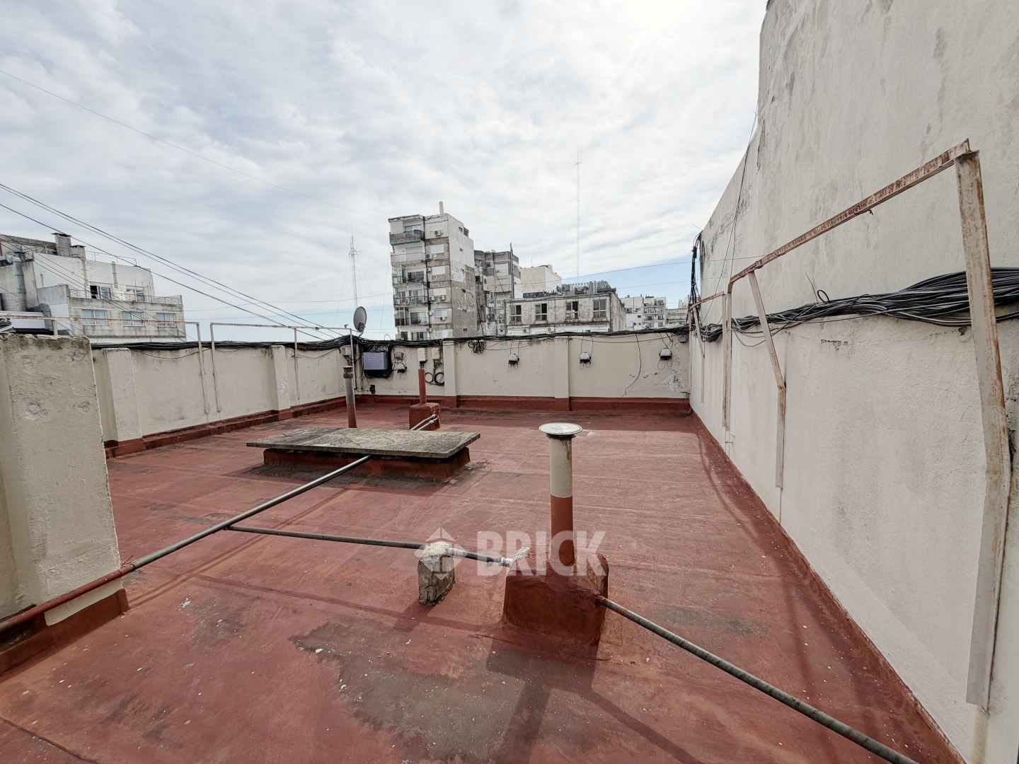 LOPEZ, VICENTE al 1900 Piso 9 23