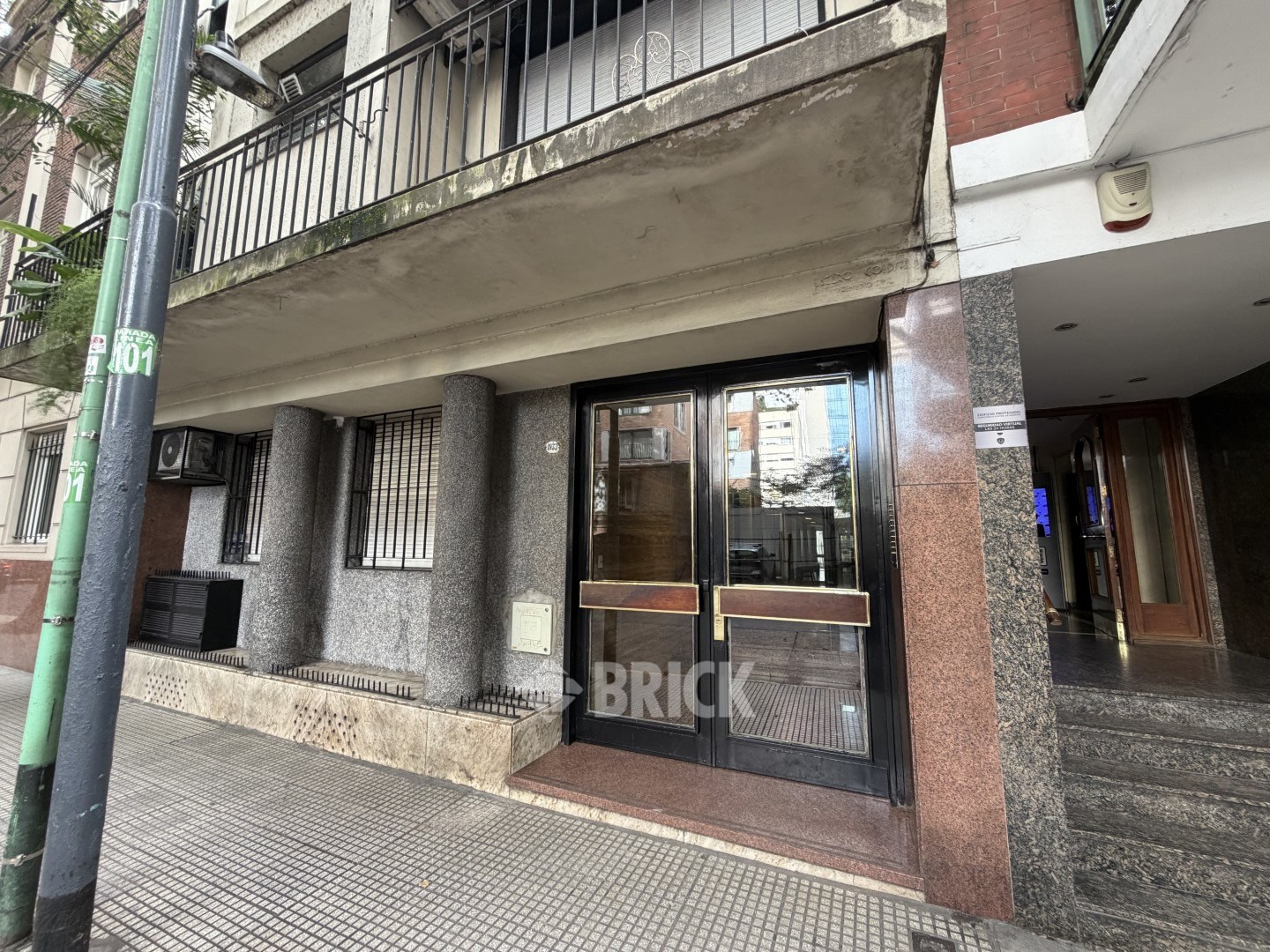 LOPEZ, VICENTE al 1900 Piso 9 29