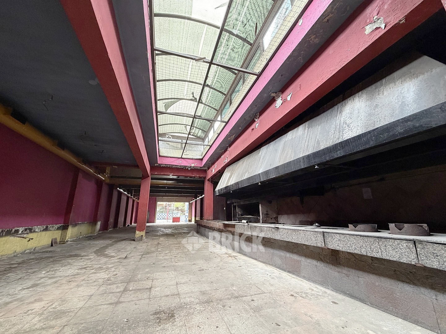 YRIGOYEN, HIPOLITO, AV. al 8200 11