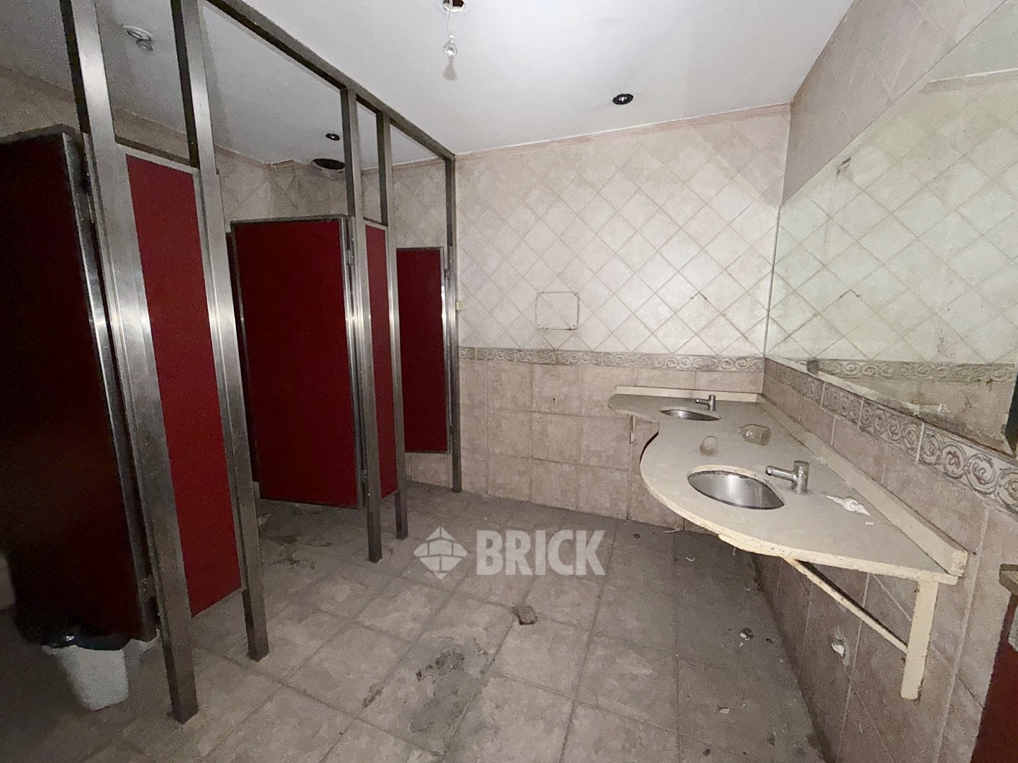 YRIGOYEN, HIPOLITO, AV. al 8200 20