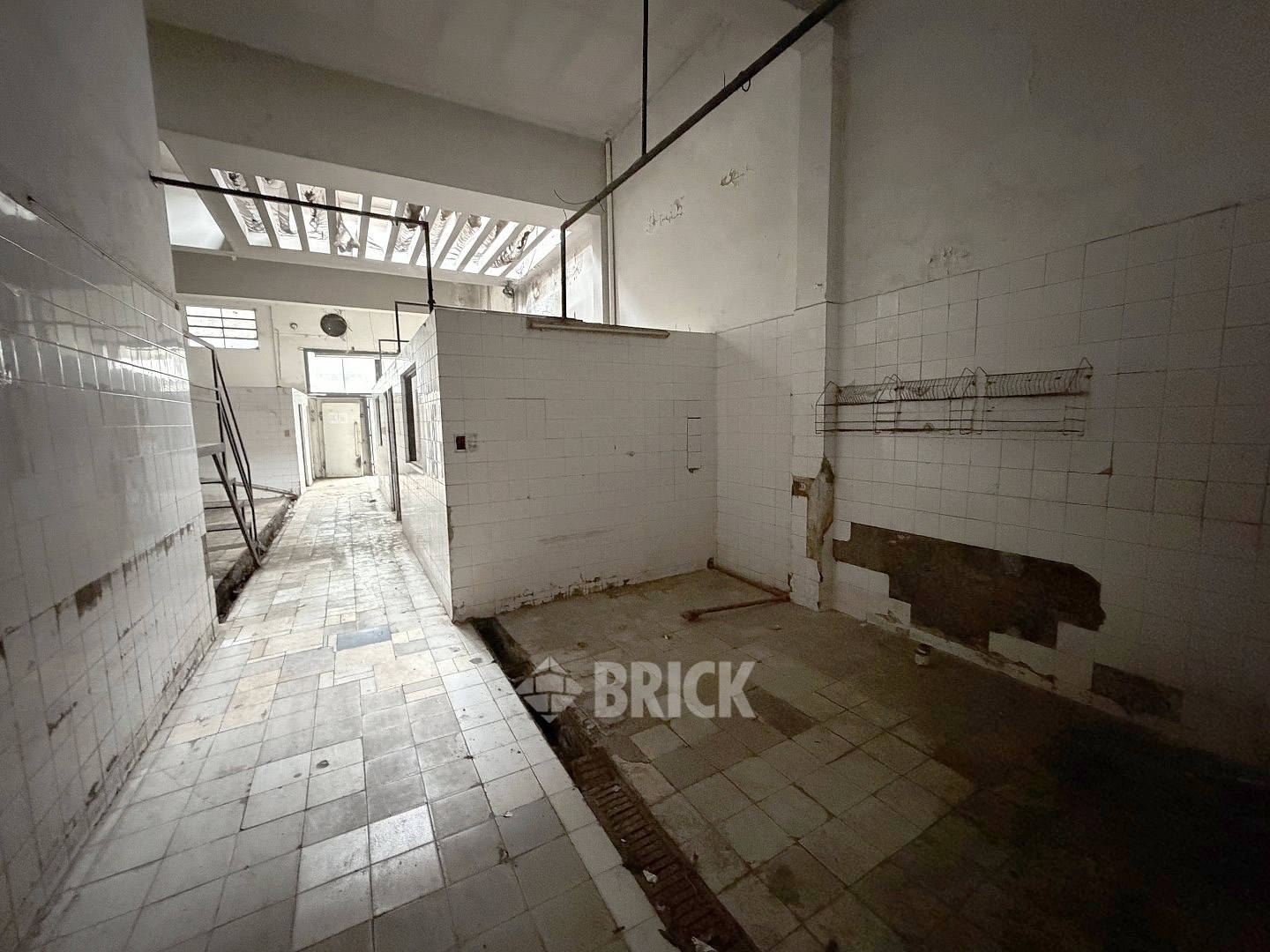 YRIGOYEN, HIPOLITO, AV. al 8200 25