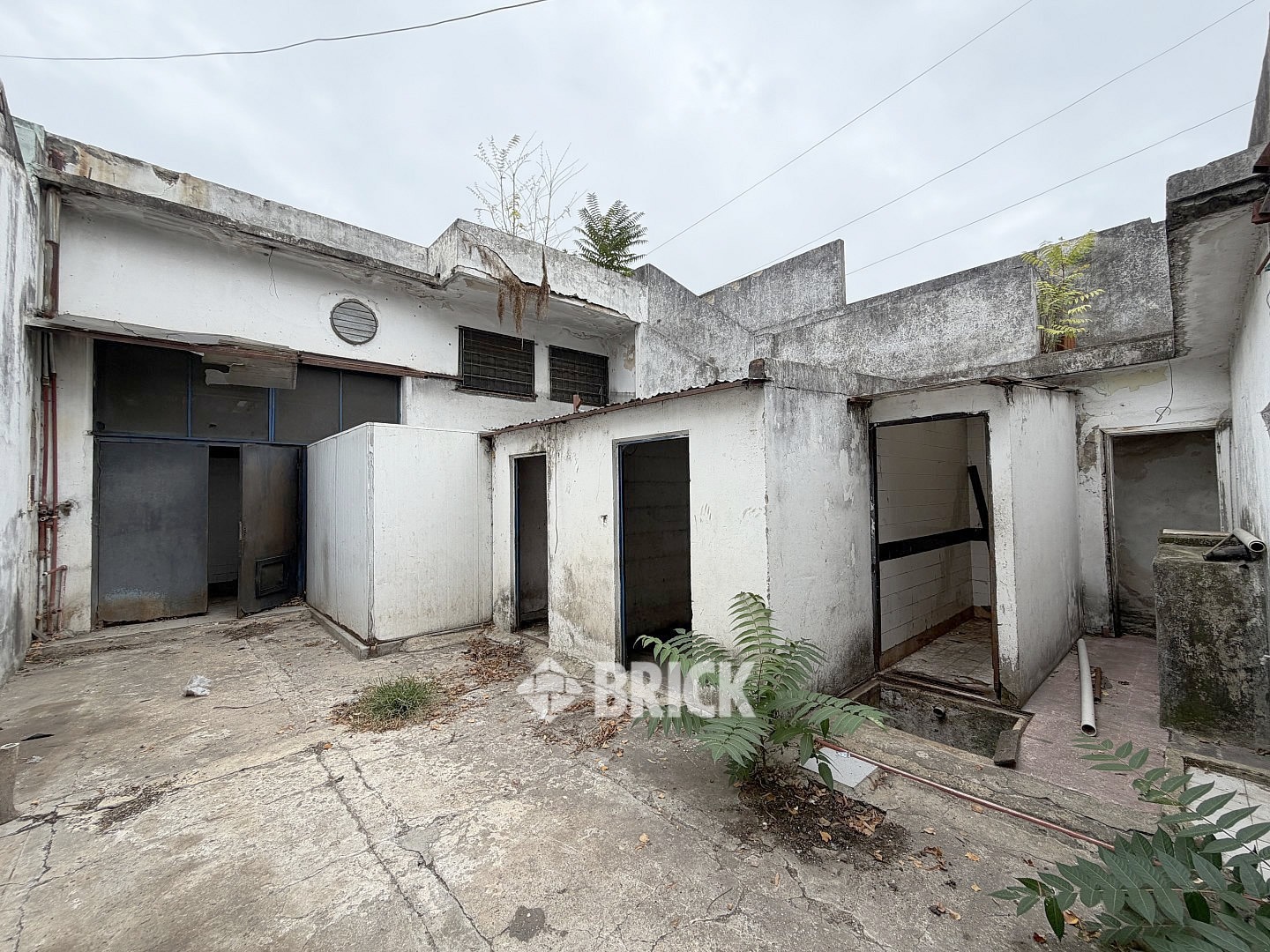 YRIGOYEN, HIPOLITO, AV. al 8200 35