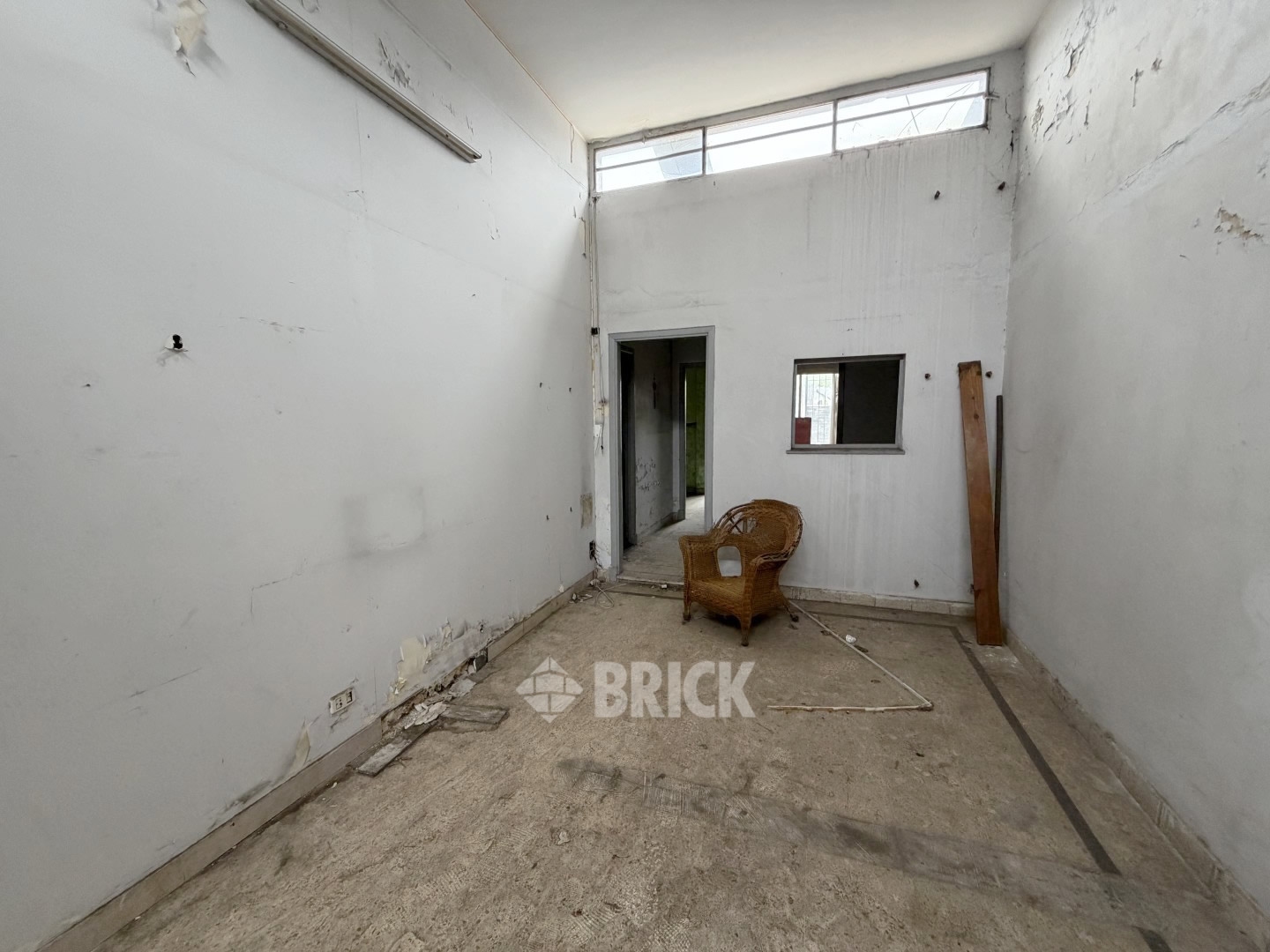 YRIGOYEN, HIPOLITO, AV. al 8200 50