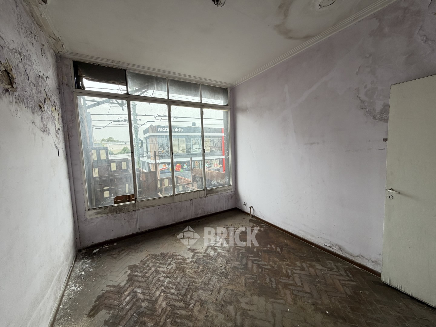 YRIGOYEN, HIPOLITO, AV. al 8200 57