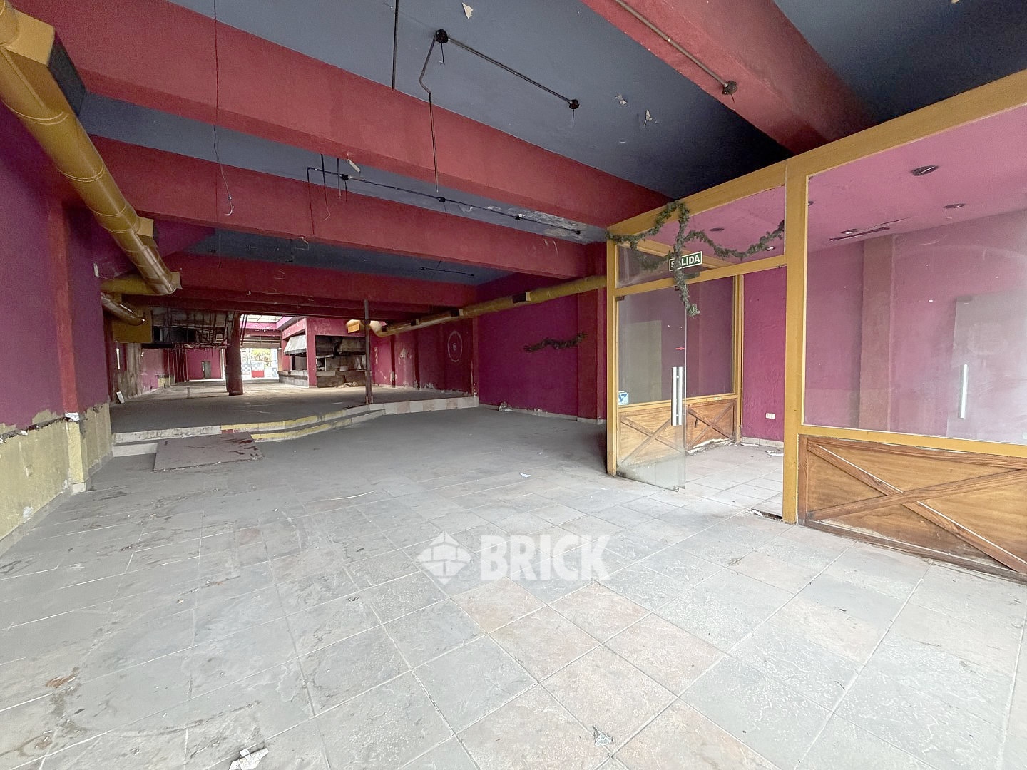 YRIGOYEN, HIPOLITO, AV. al 8200 7