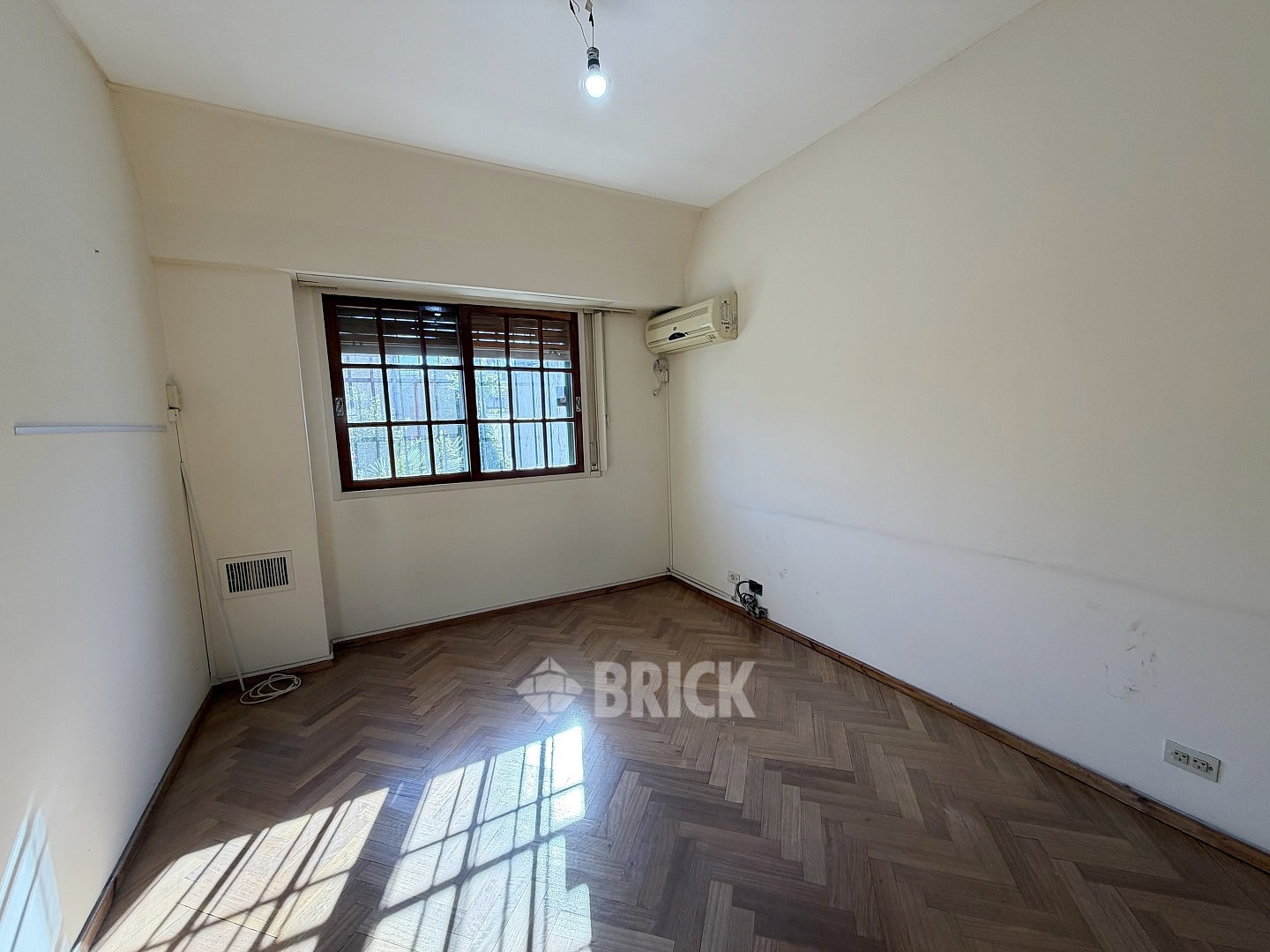 MERCADER, EMIR al 4300 Piso PB 25