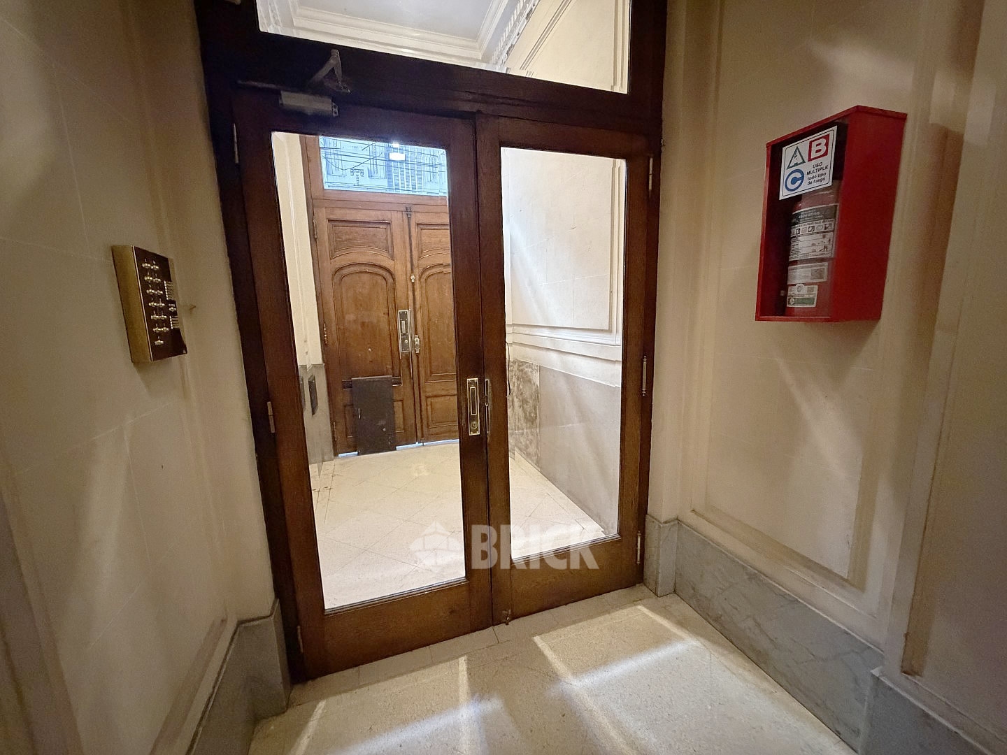 PARAGUAY al 2000 Piso 6 24