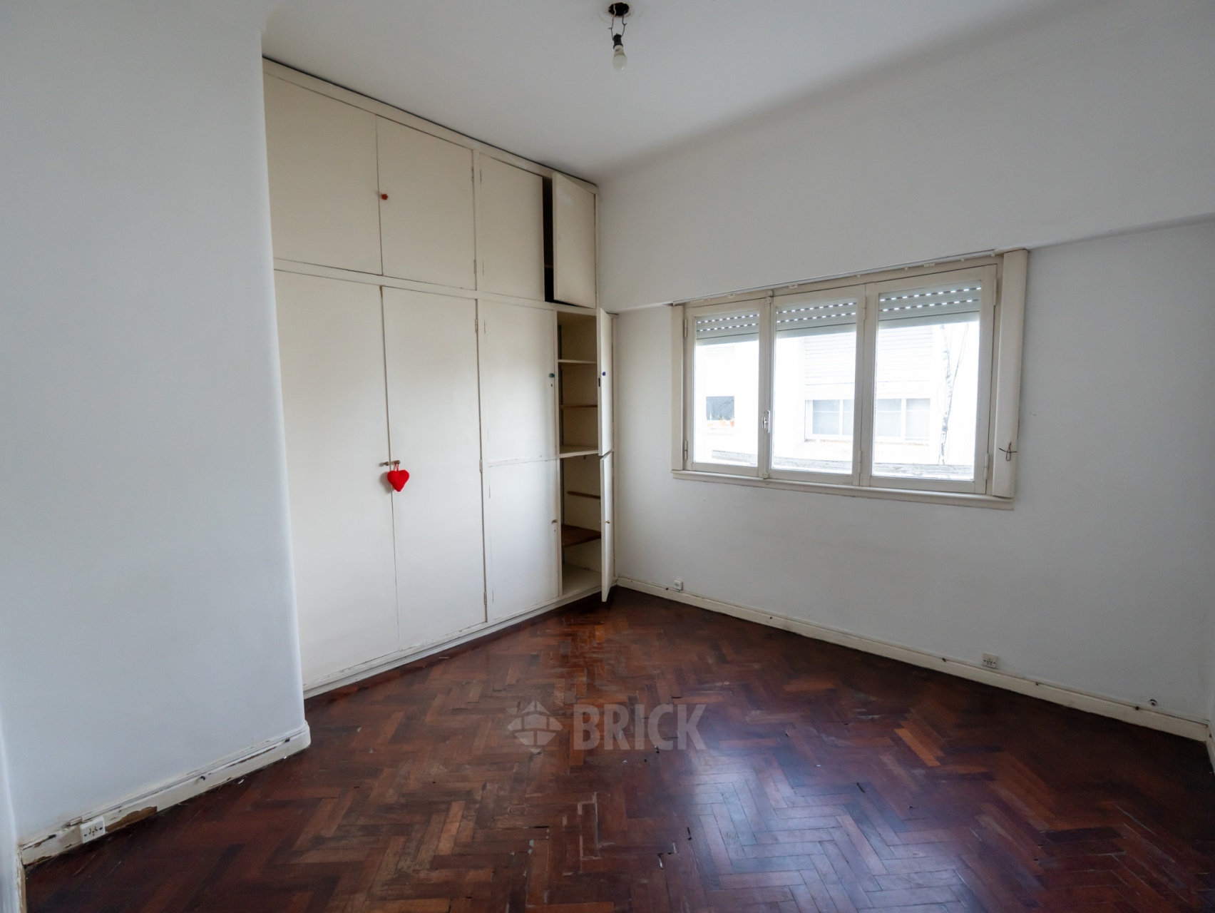 NAON, ROMULO S., DR. al 2200 Piso 2 13