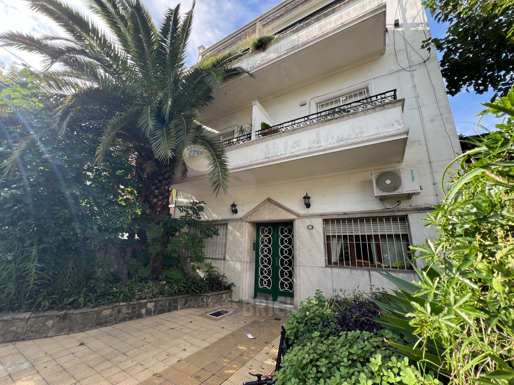 NAON, ROMULO S., DR. al 2200 Piso 2 16