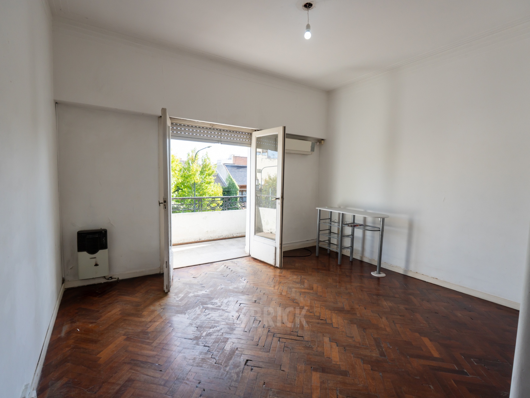 NAON, ROMULO S., DR. al 2200 Piso 2 1