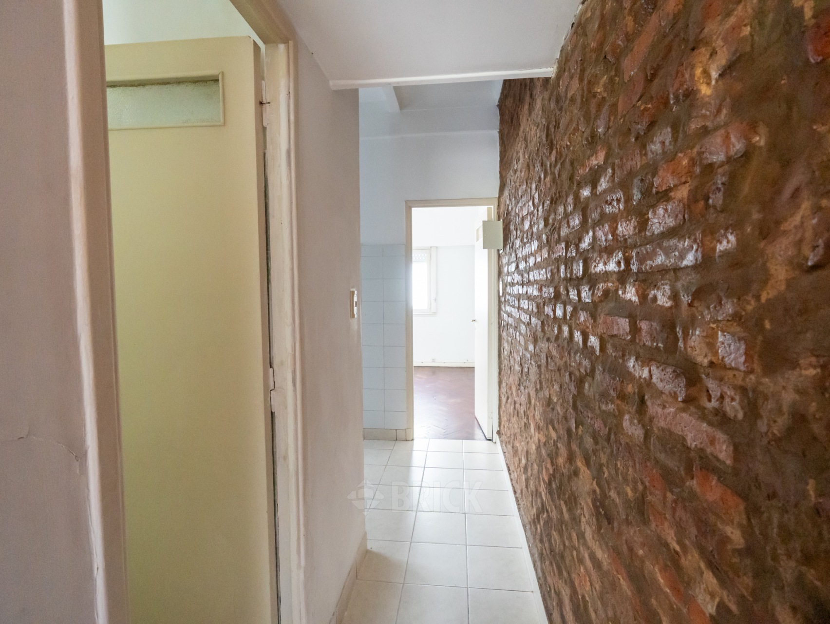 NAON, ROMULO S., DR. al 2200 Piso 2 8