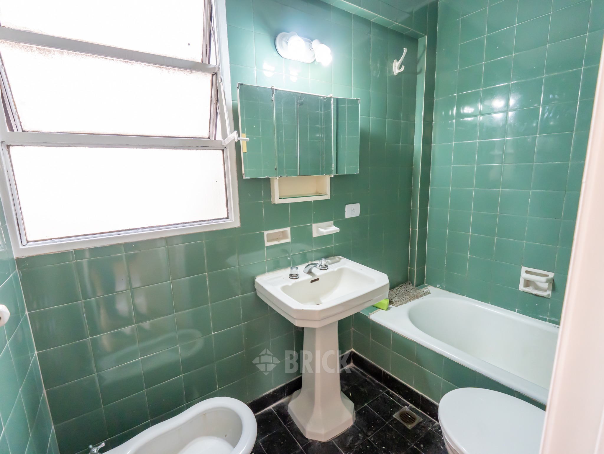 GUEMES al 4800 Piso 5 12