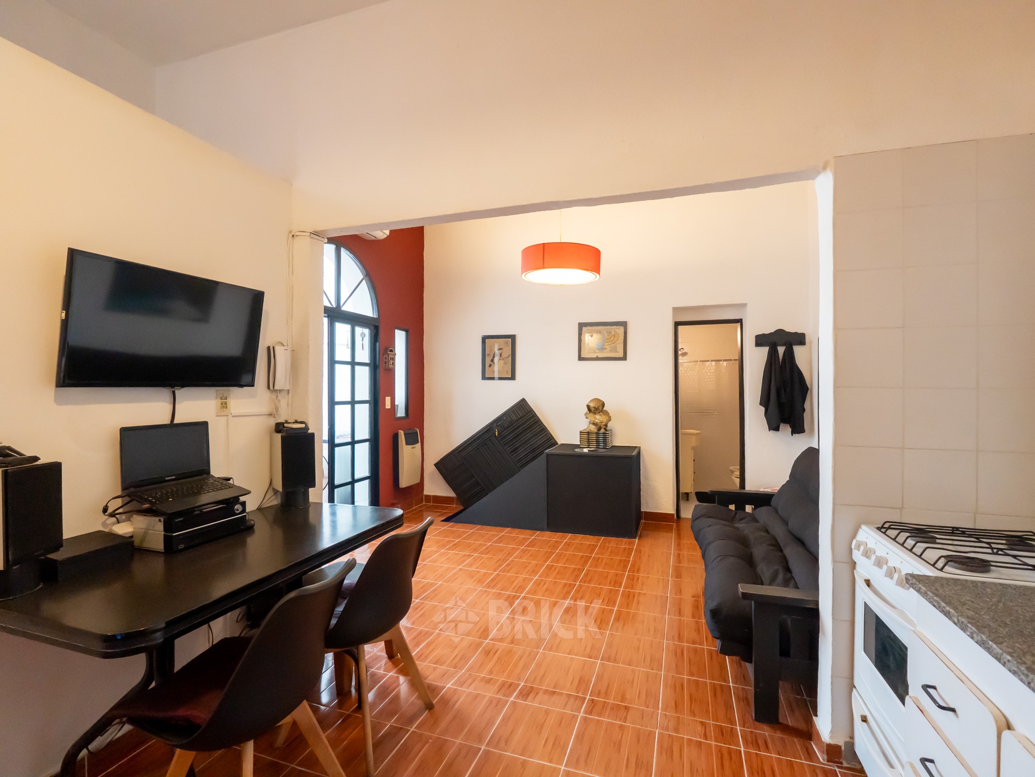 ALVAREZ THOMAS, AV. al 800 Piso PB 8