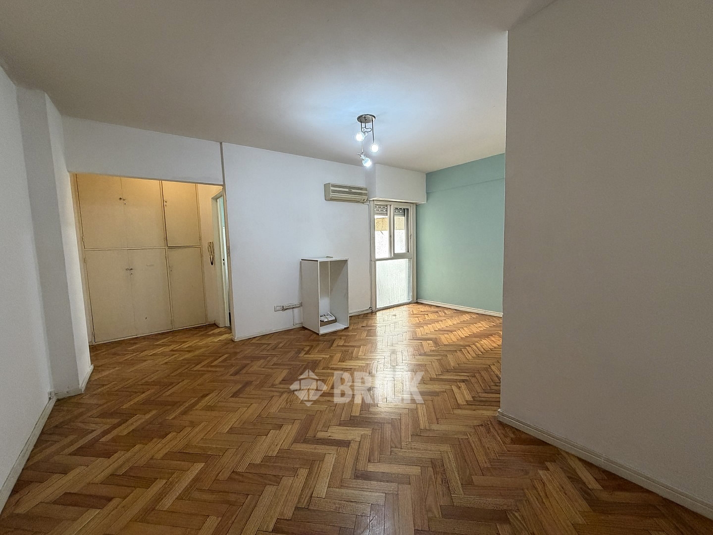SUIPACHA al 700 Piso 4 6
