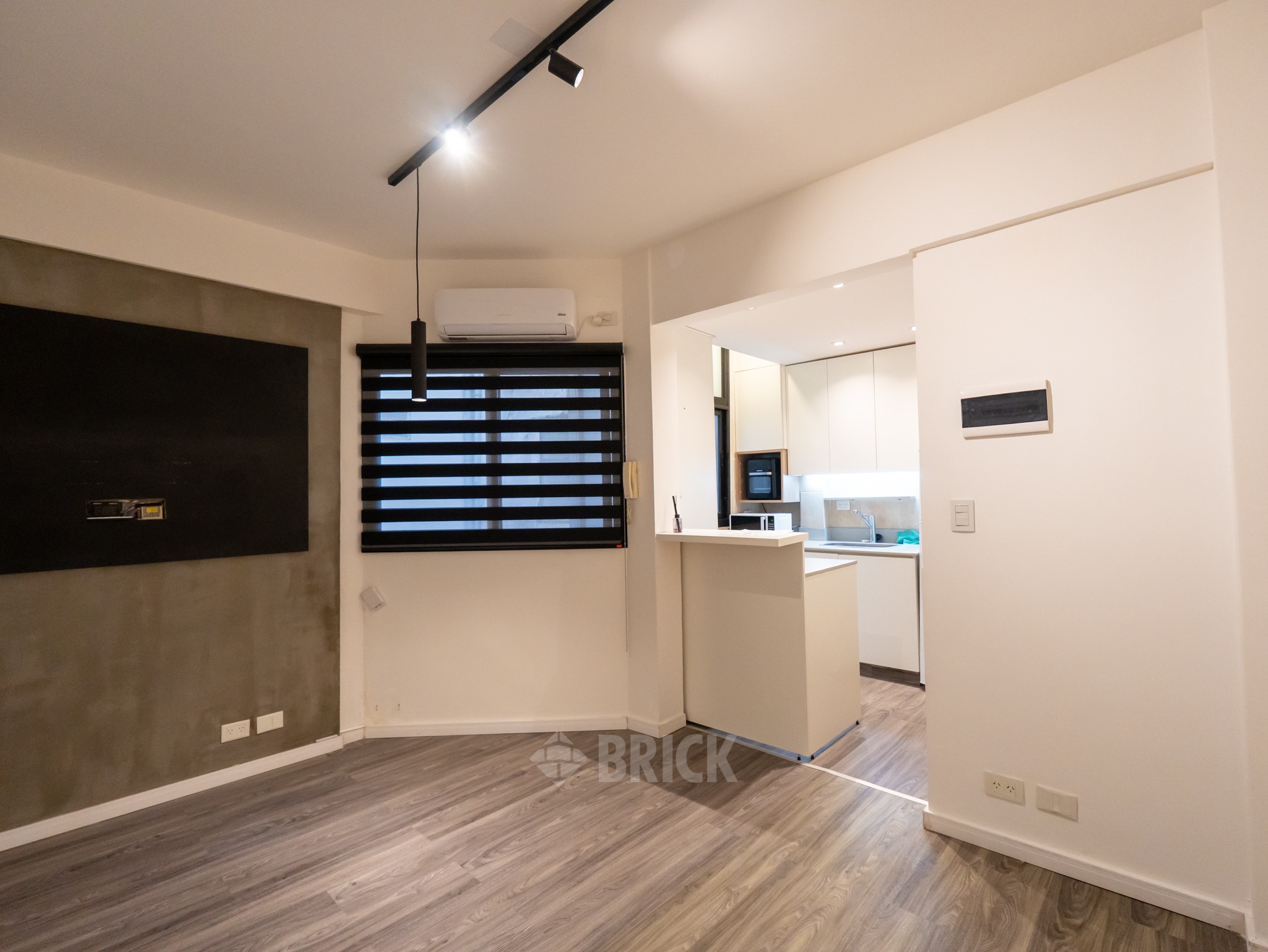 ALVEAR, MARCELO T. DE al 2100 Piso 8 1