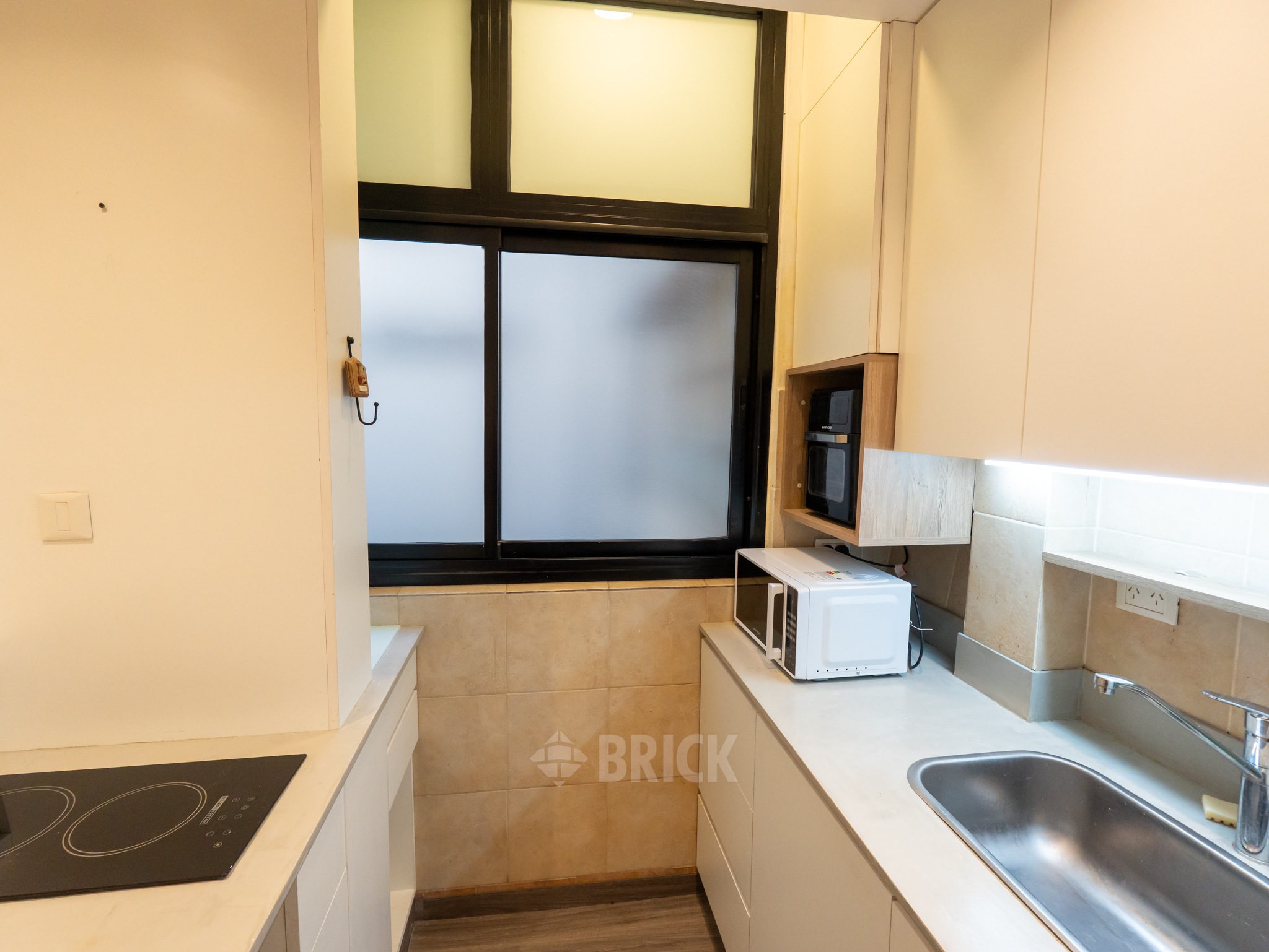 ALVEAR, MARCELO T. DE al 2100 Piso 8 7