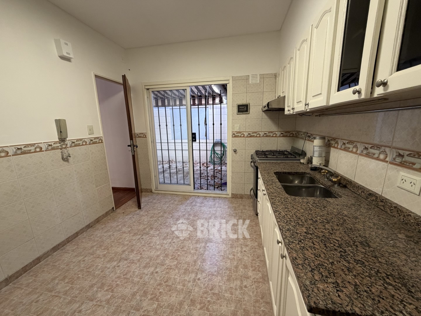 ACASSUSO al 5500 Piso PB 8