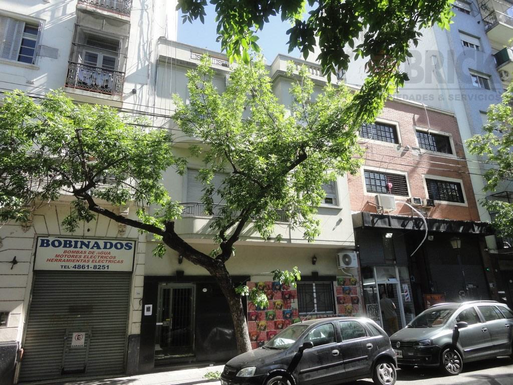 GOMEZ, VALENTIN al 3100 Piso 2 1