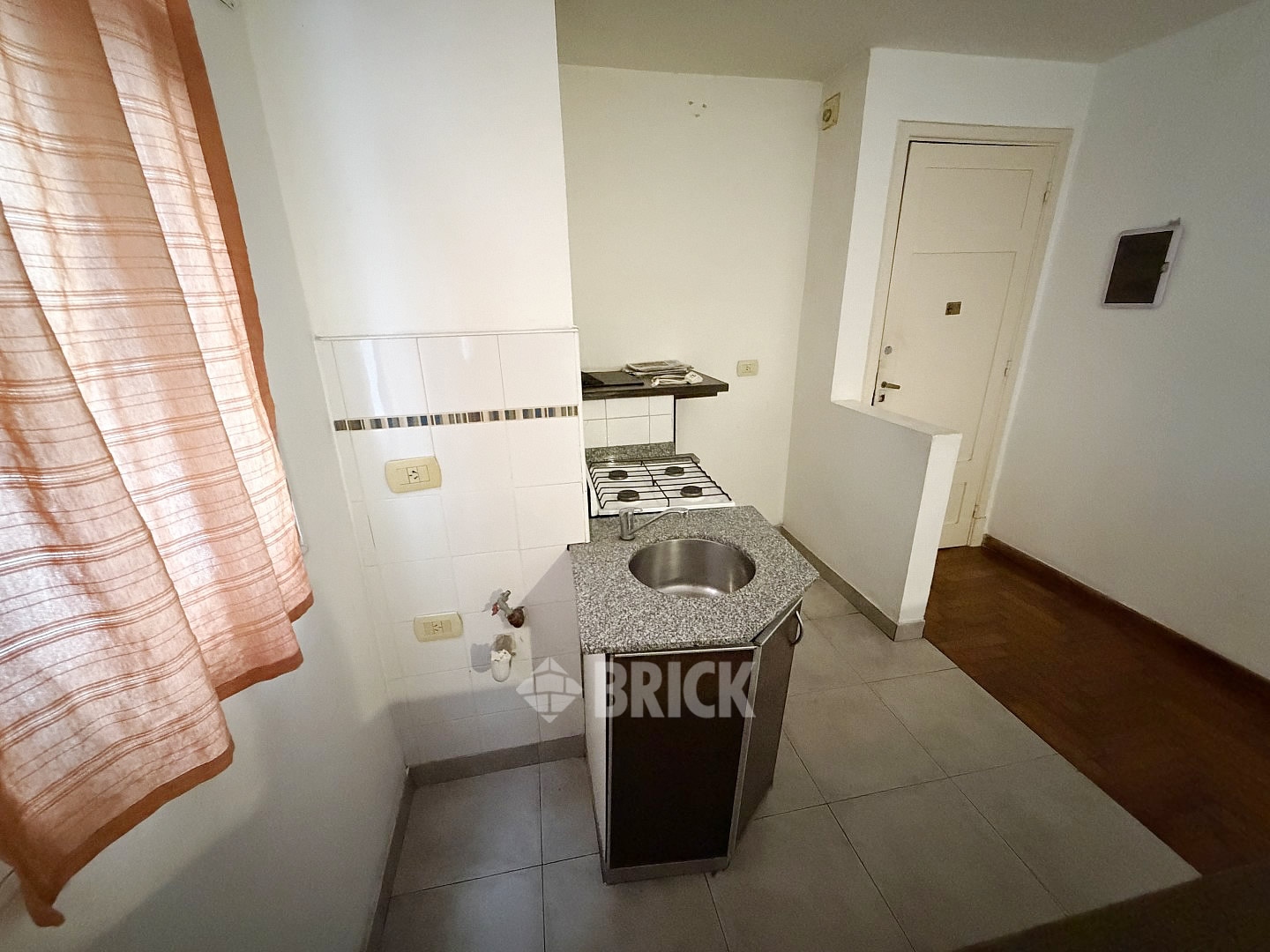 GOMEZ, VALENTIN al 3100 Piso 2 12