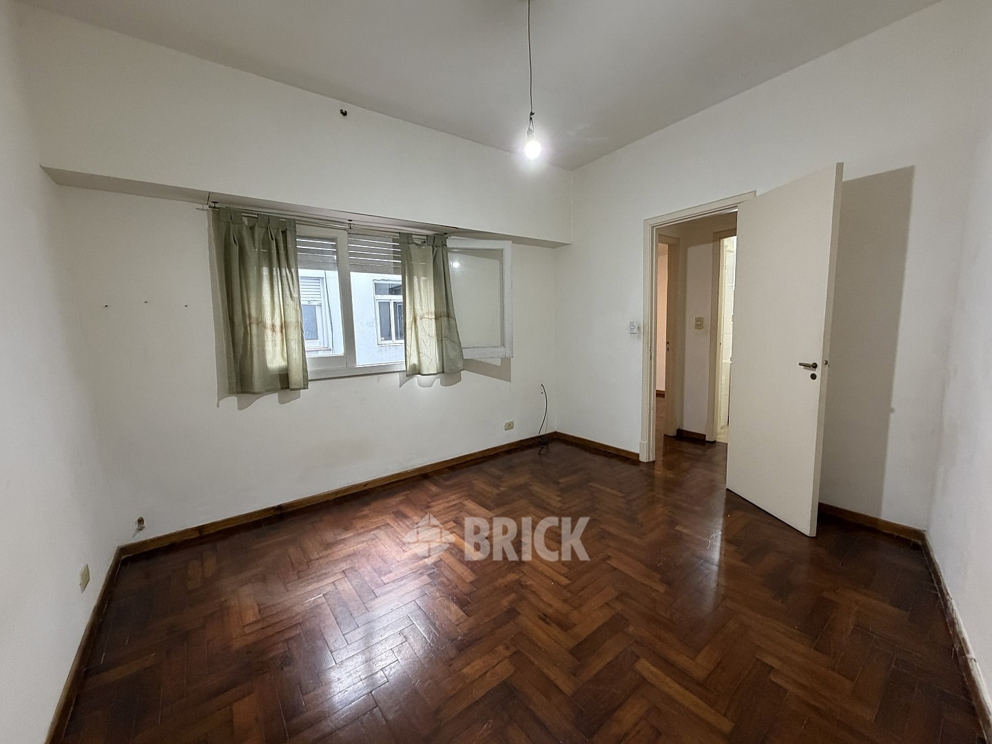 GOMEZ, VALENTIN al 3100 Piso 2 15