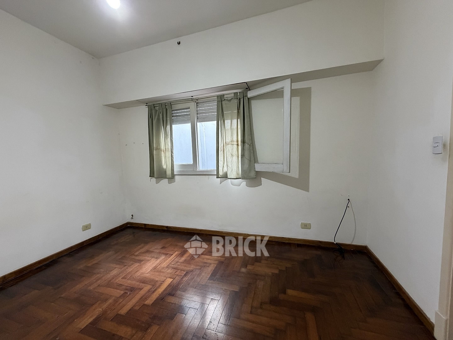 GOMEZ, VALENTIN al 3100 Piso 2 17
