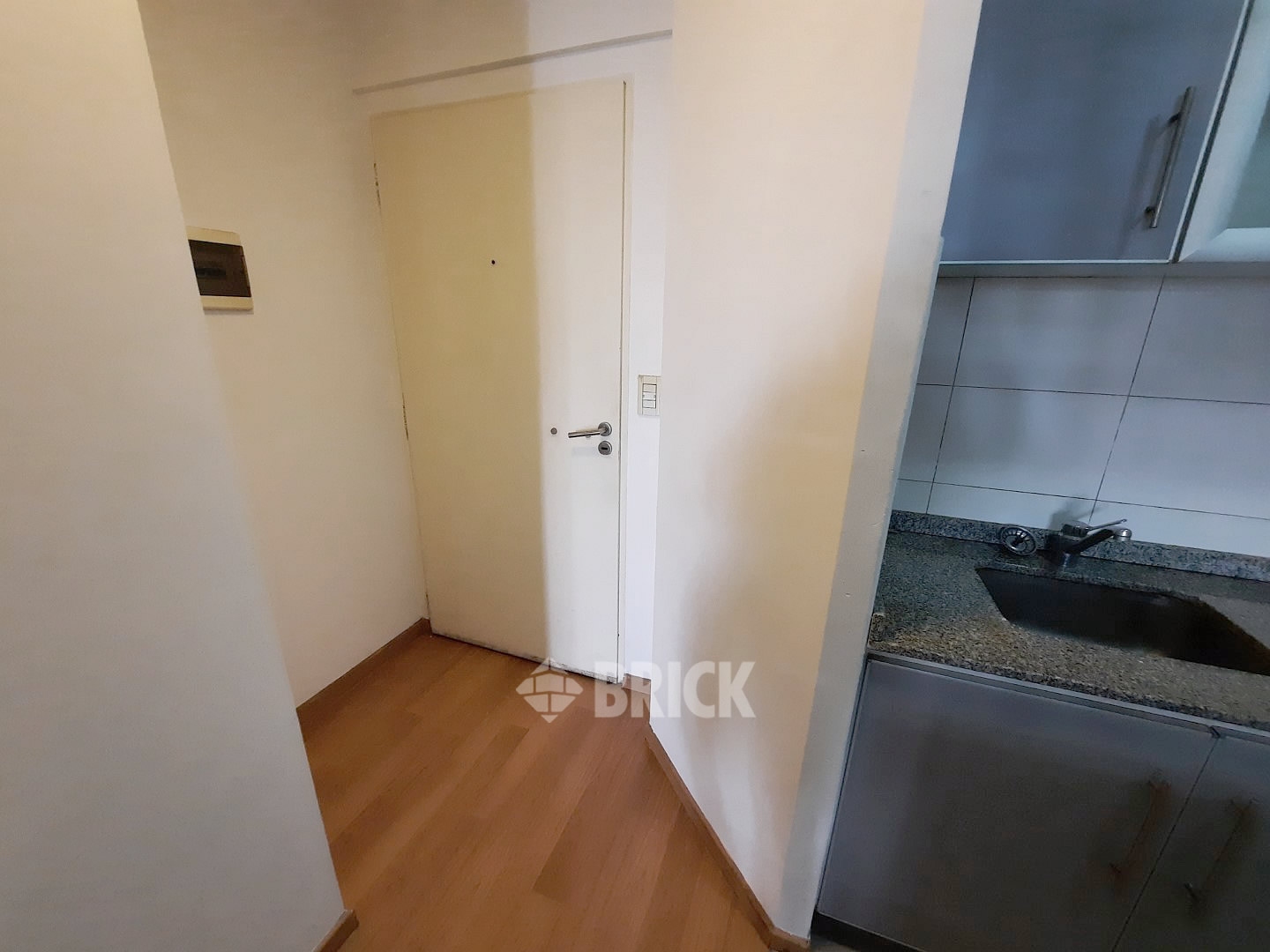 BRAVO, MARIO al 1100 Piso 3 18