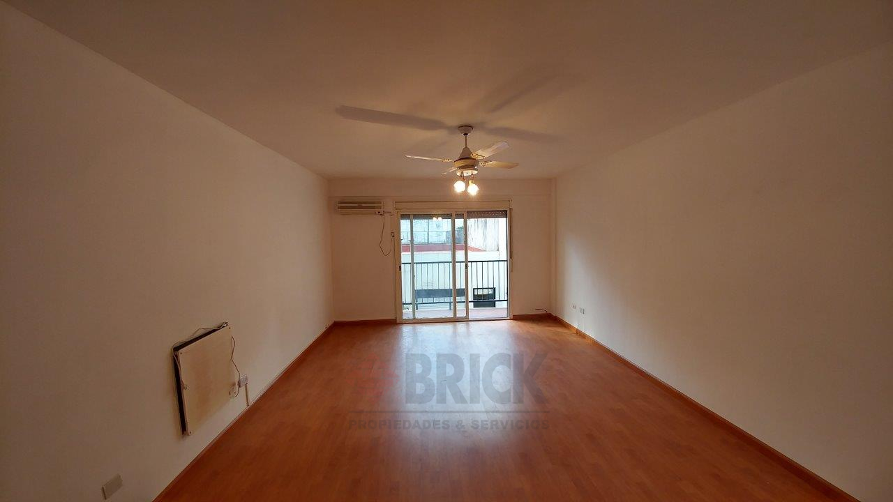 PACHECO DE MELO al 2900 Piso 1 1