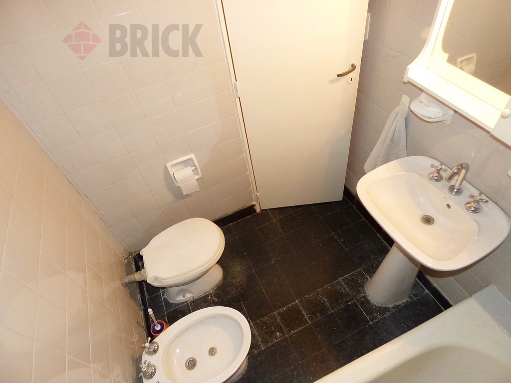 RIVADAVIA, AV. al 6100 Piso 2 12
