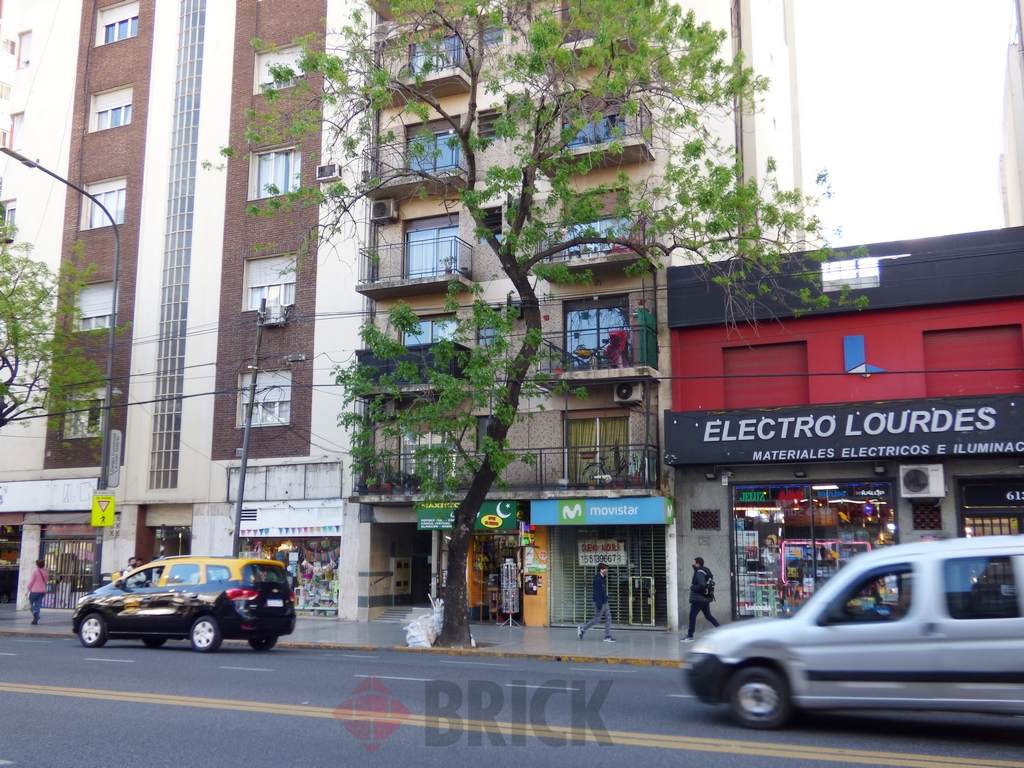RIVADAVIA, AV. al 6100 Piso 2 25