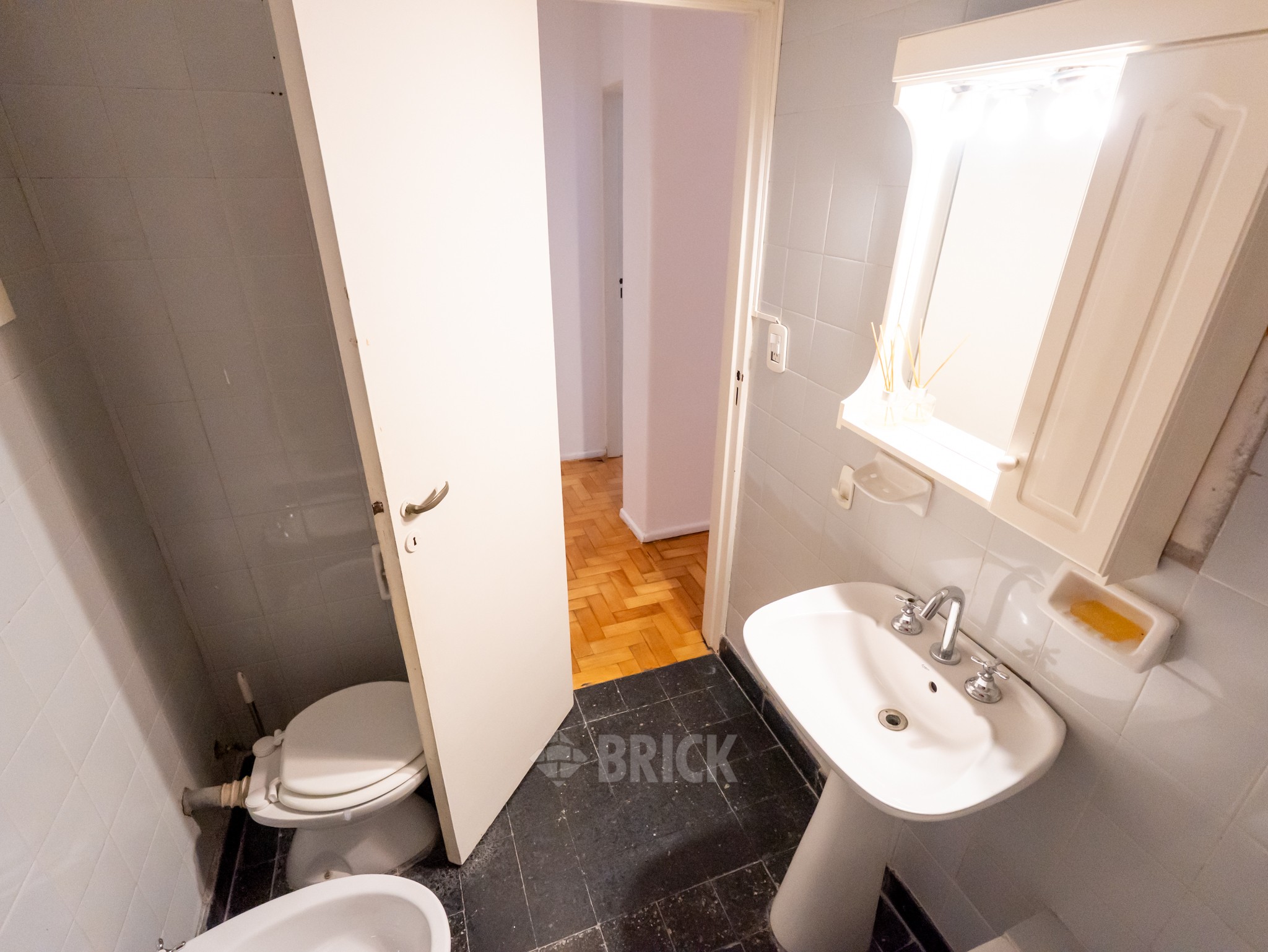 RIVADAVIA, AV. al 6100 Piso 2 6