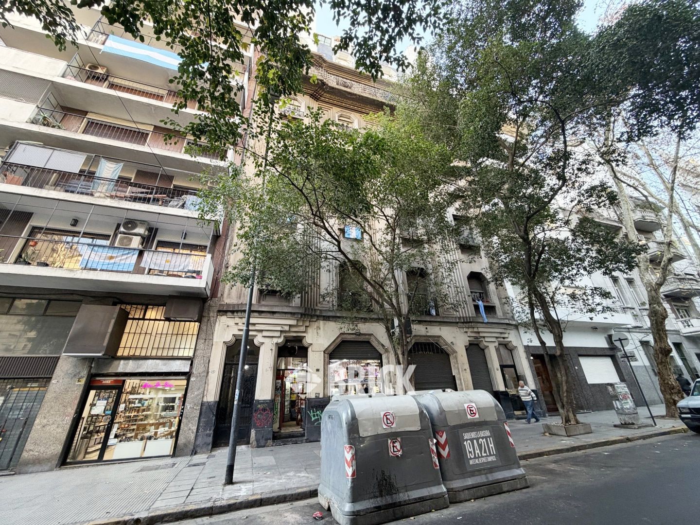 SARMIENTO al 2000 Piso 4 25