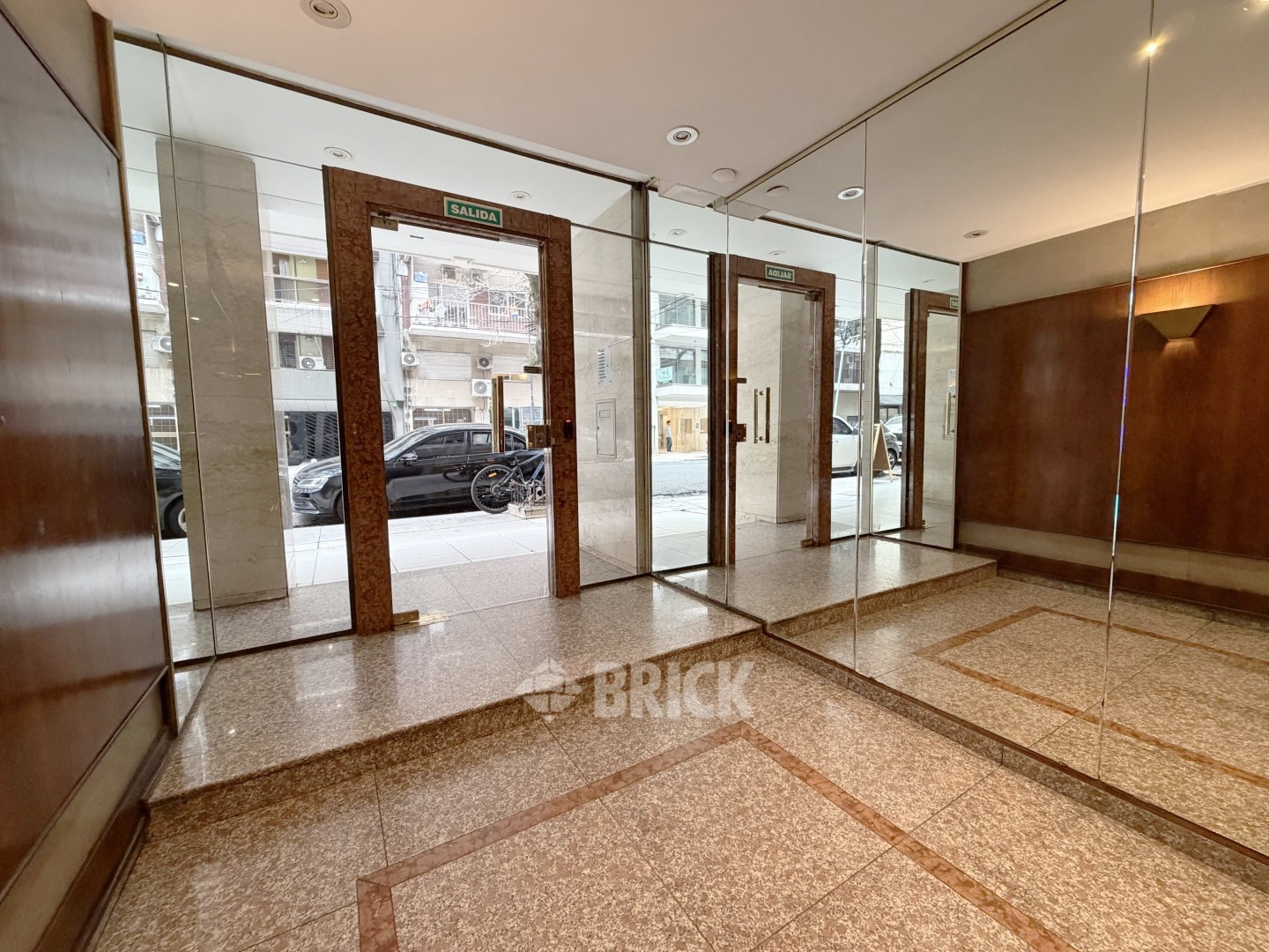 SEGUI, JUAN F. al 3500 Piso 8 21