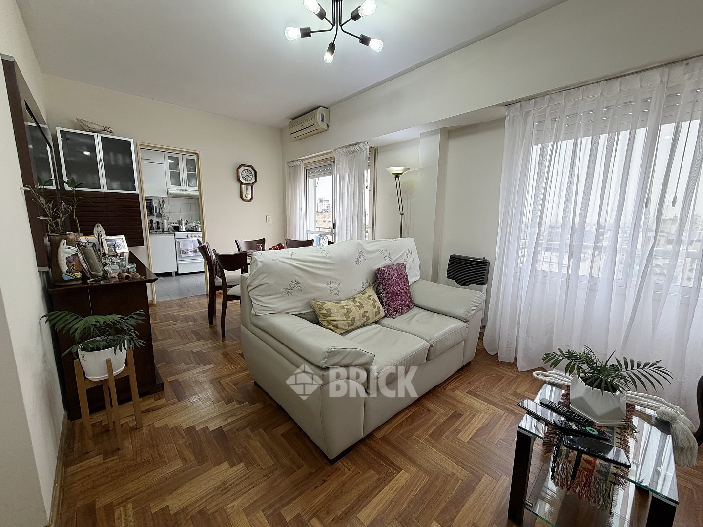 DEAN FUNES al 1100 Piso 12 1