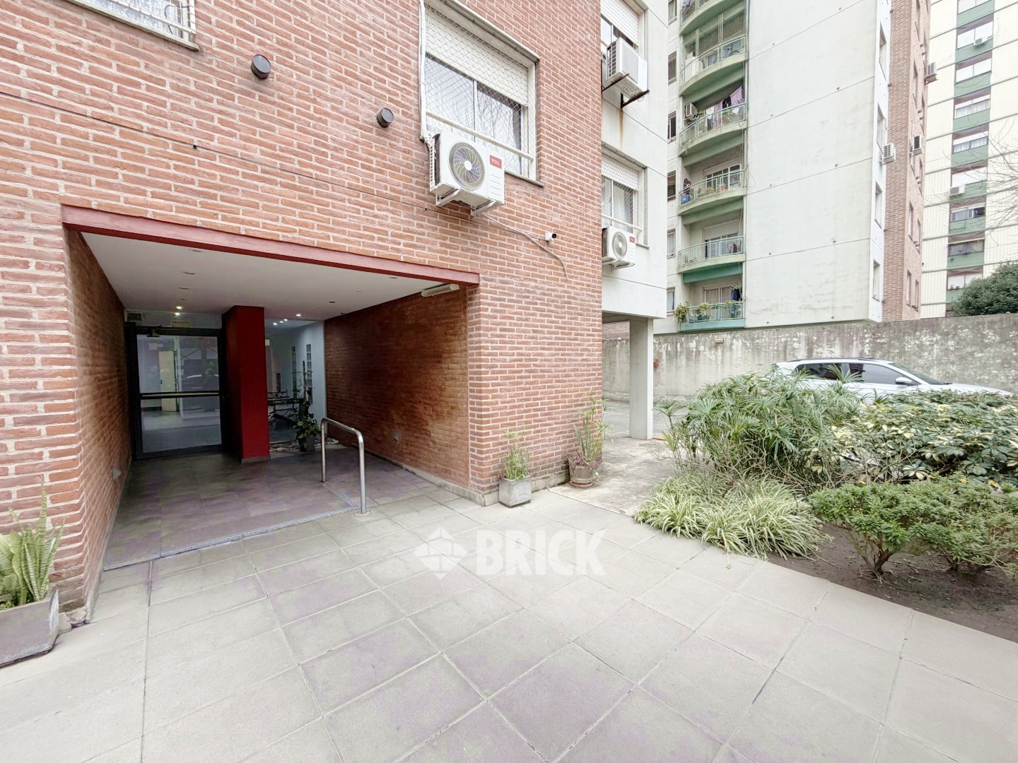 DEAN FUNES al 1100 Piso 12 30