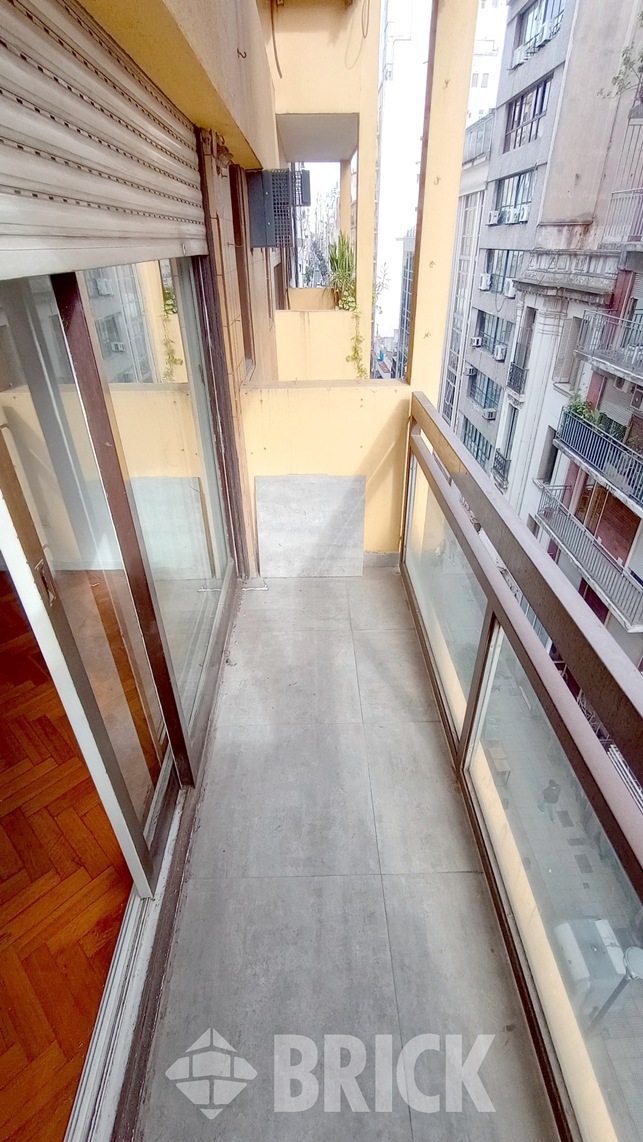 SUIPACHA al 700 Piso 5 4