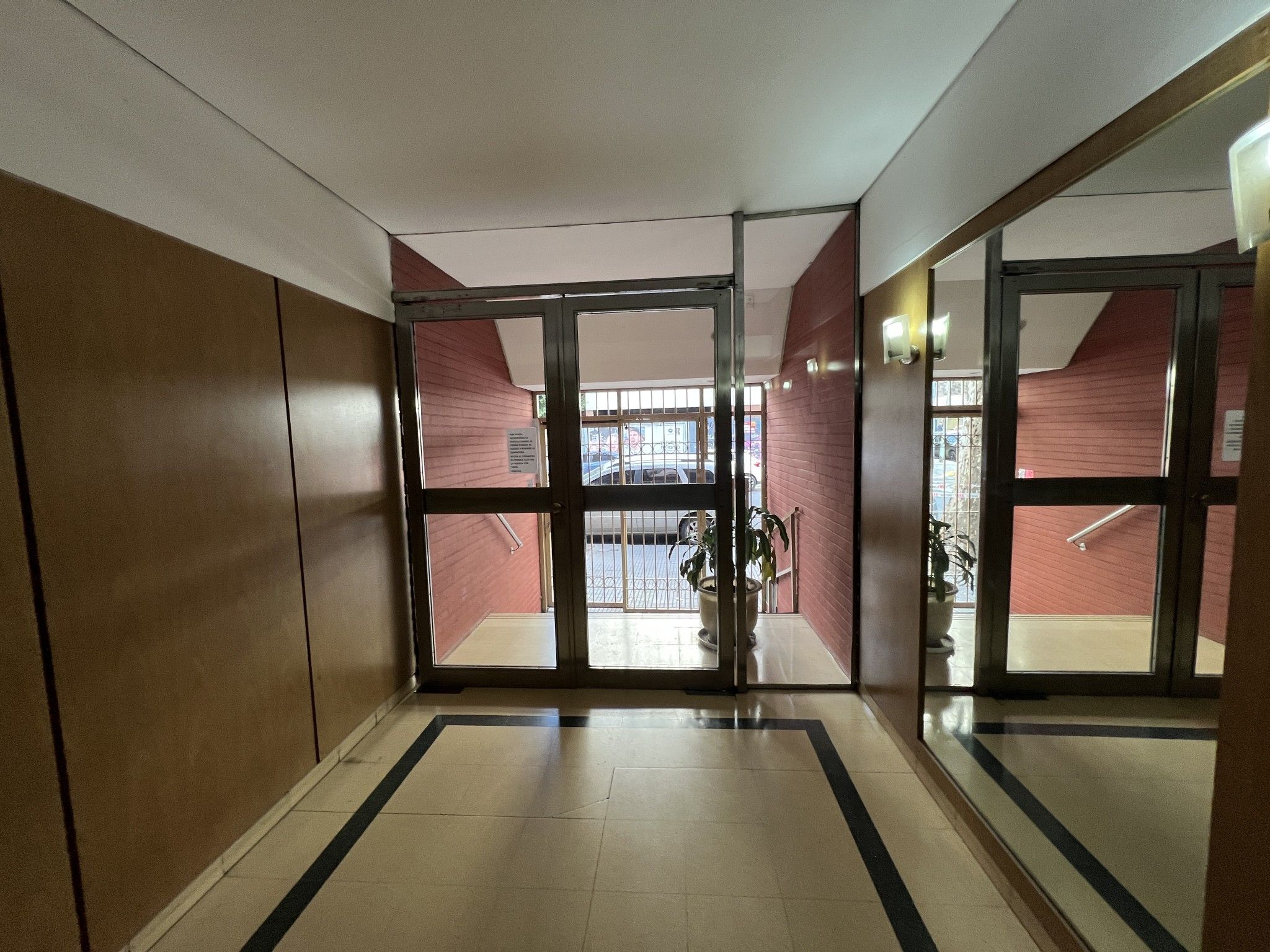 FALCON, RAMON L., CNEL. al 1800 Piso 2 12